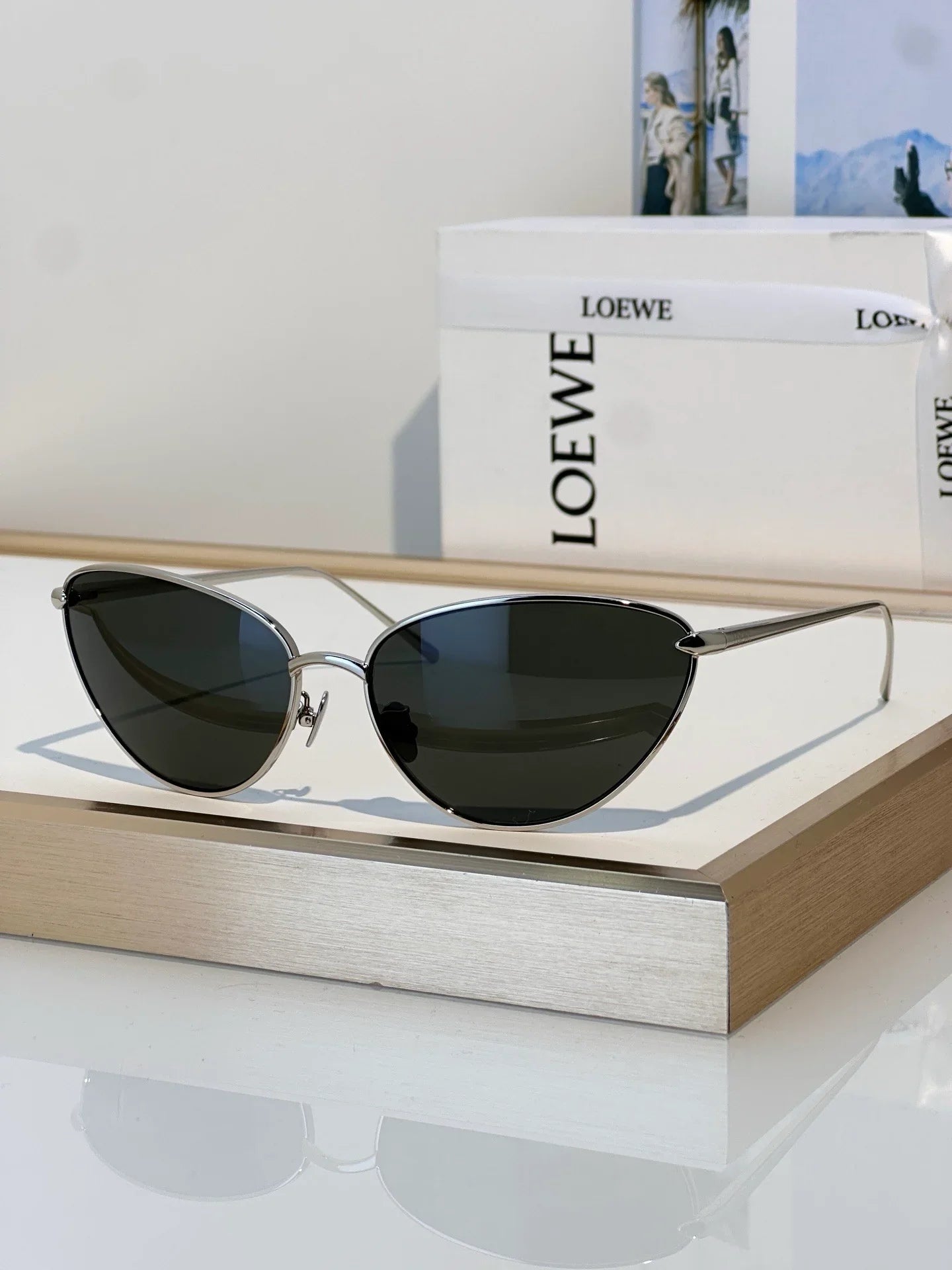 LOEWE Signature LW 40164U 32E Sunglasses ✨
