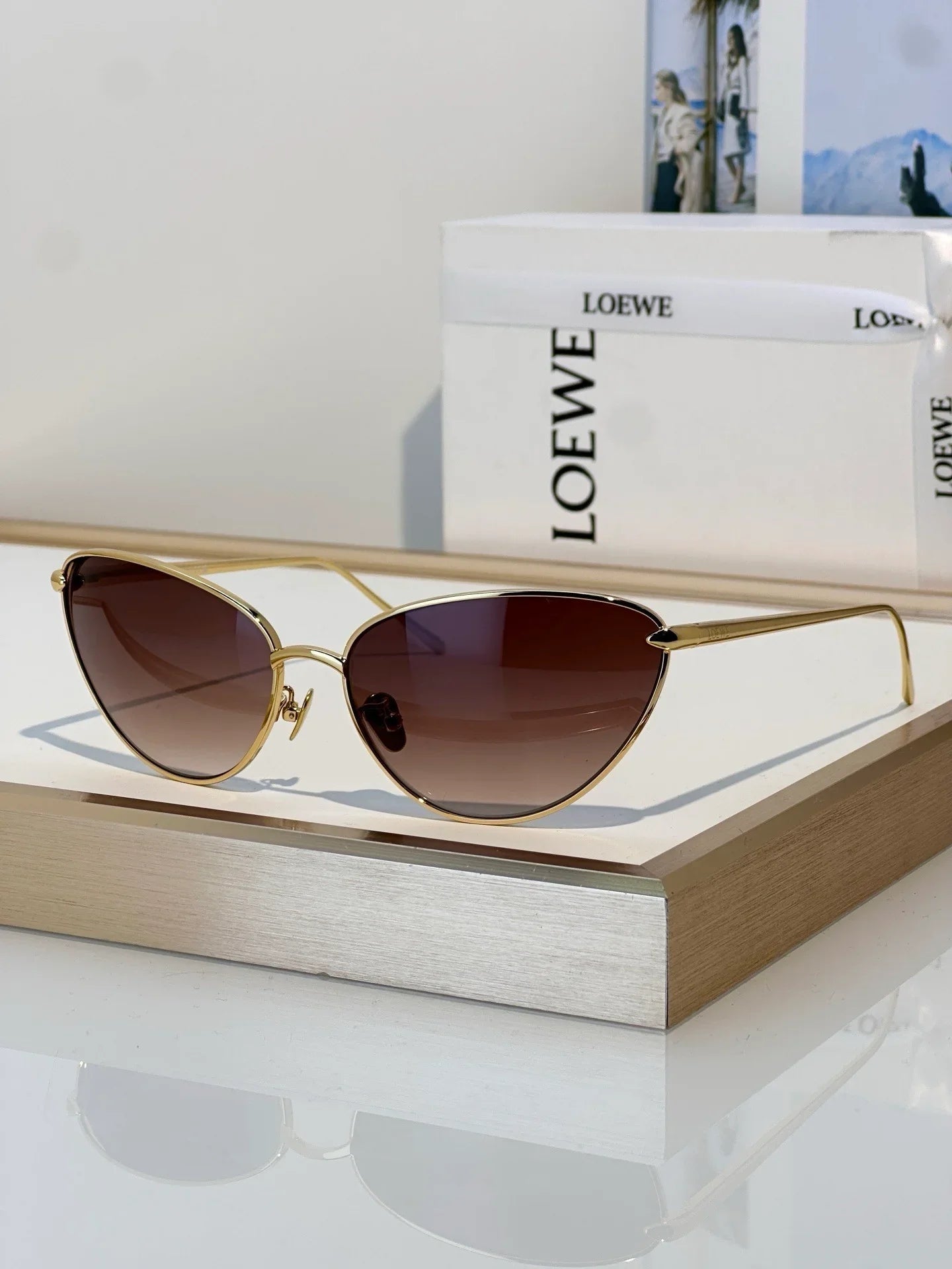 LOEWE Signature LW 40164U 32E Sunglasses ✨