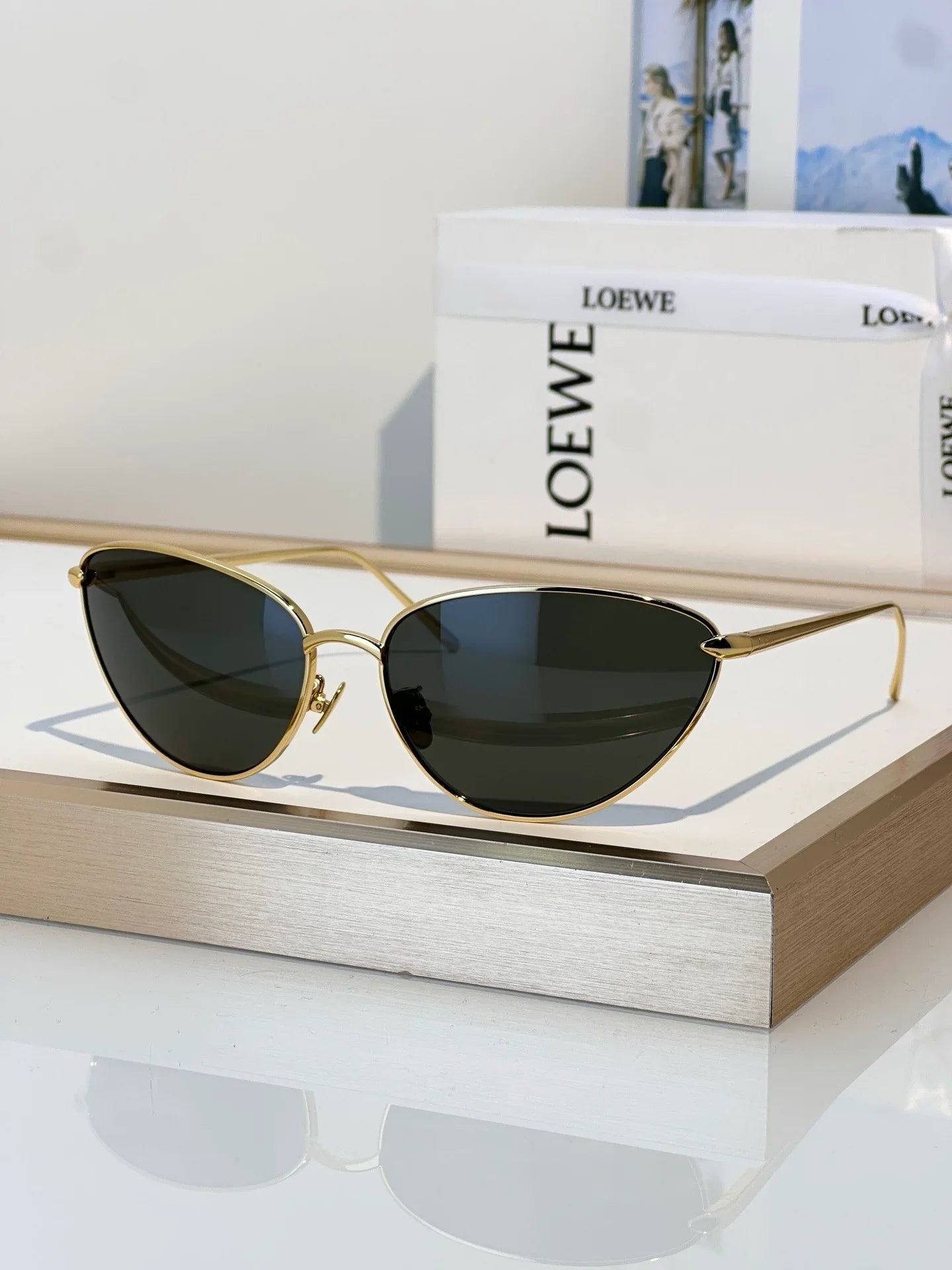 LOEWE Signature LW 40164U 32E Sunglasses ✨