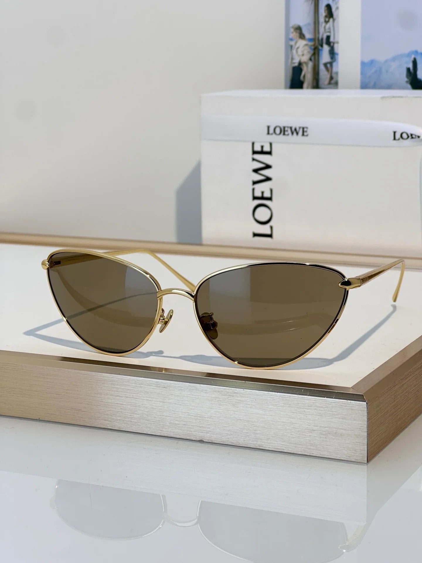 LOEWE Signature LW 40164U 32E Sunglasses ✨