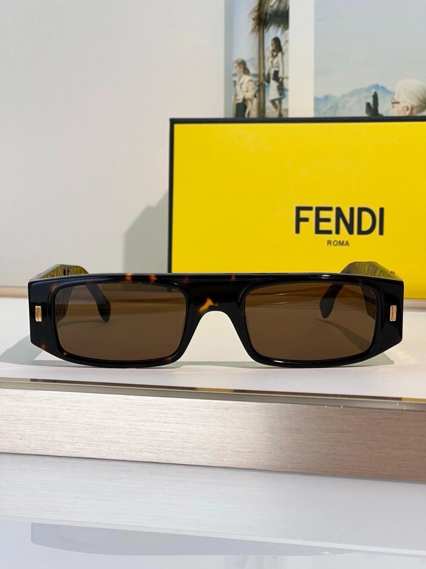 FENDI FF Squared FE40587 Sunglasses✨