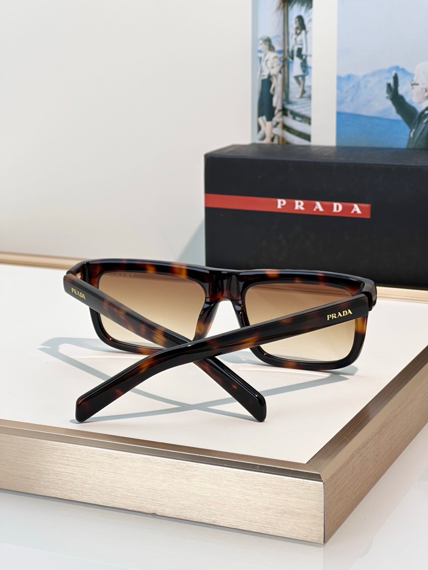 PRADA PR D11SF Sunglasses 🟥