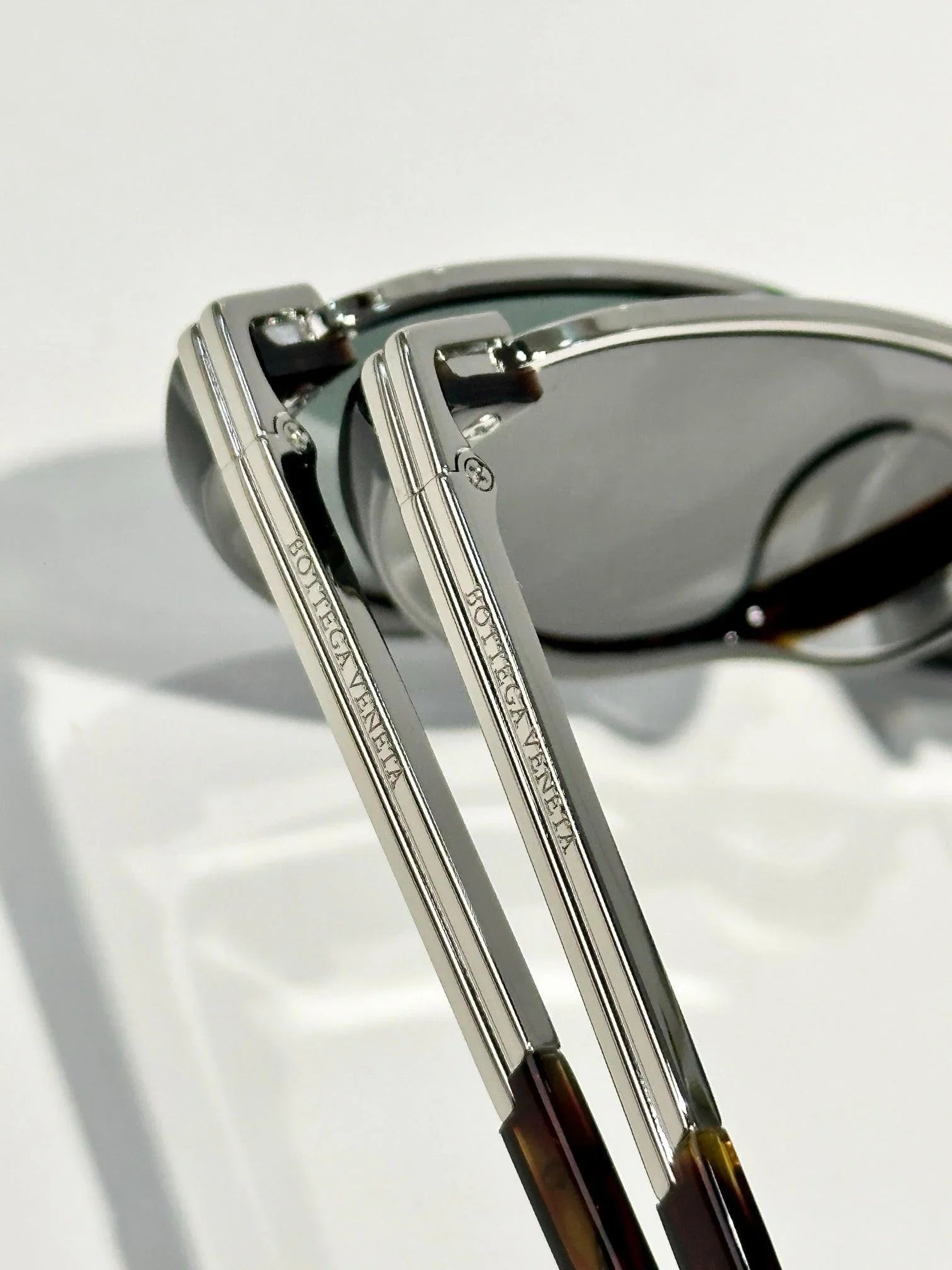 Bottega Veneta BV 1346S 001 Sunglasses 💚
