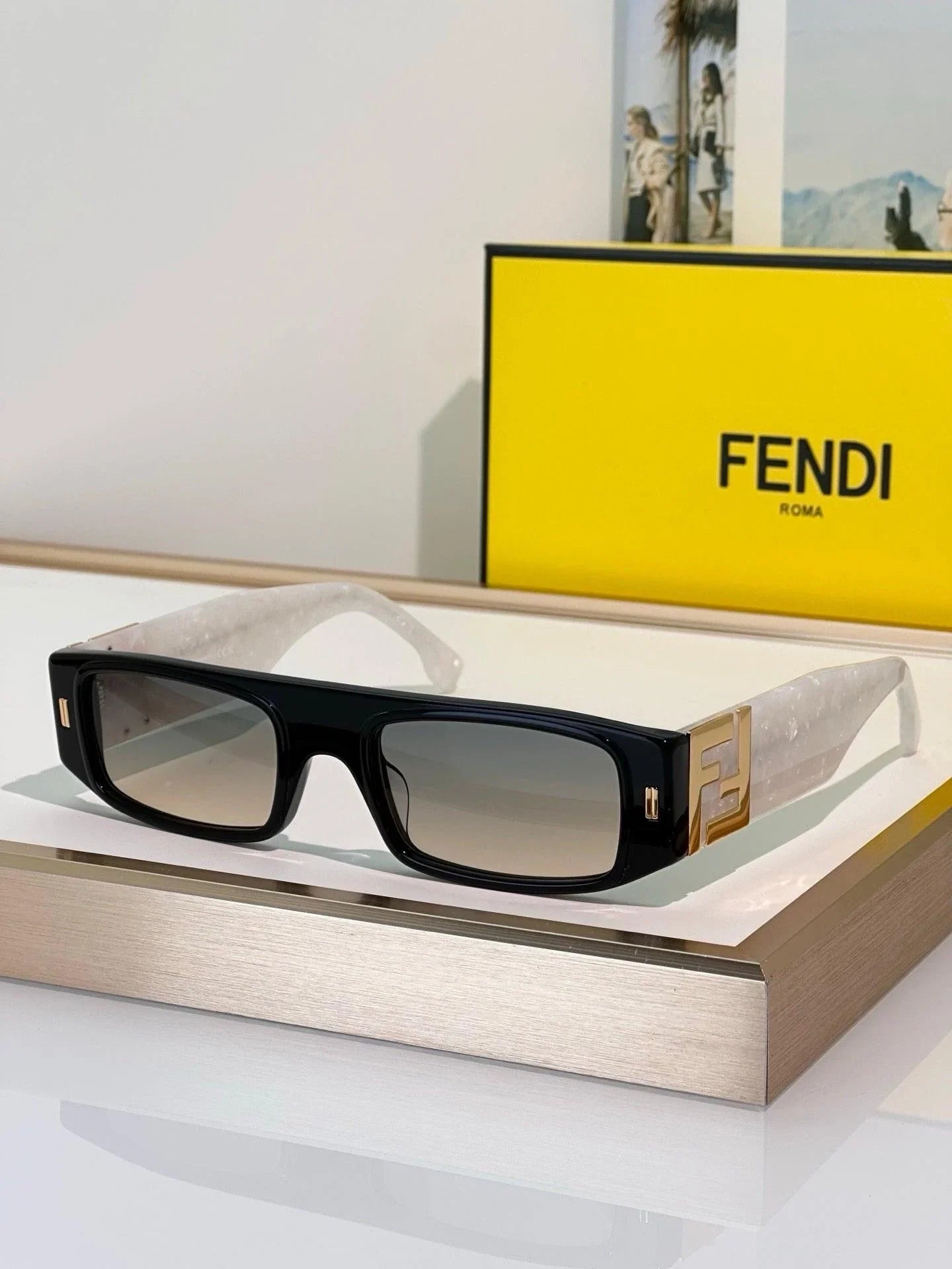 FENDI FF Squared FE40587 Sunglasses✨