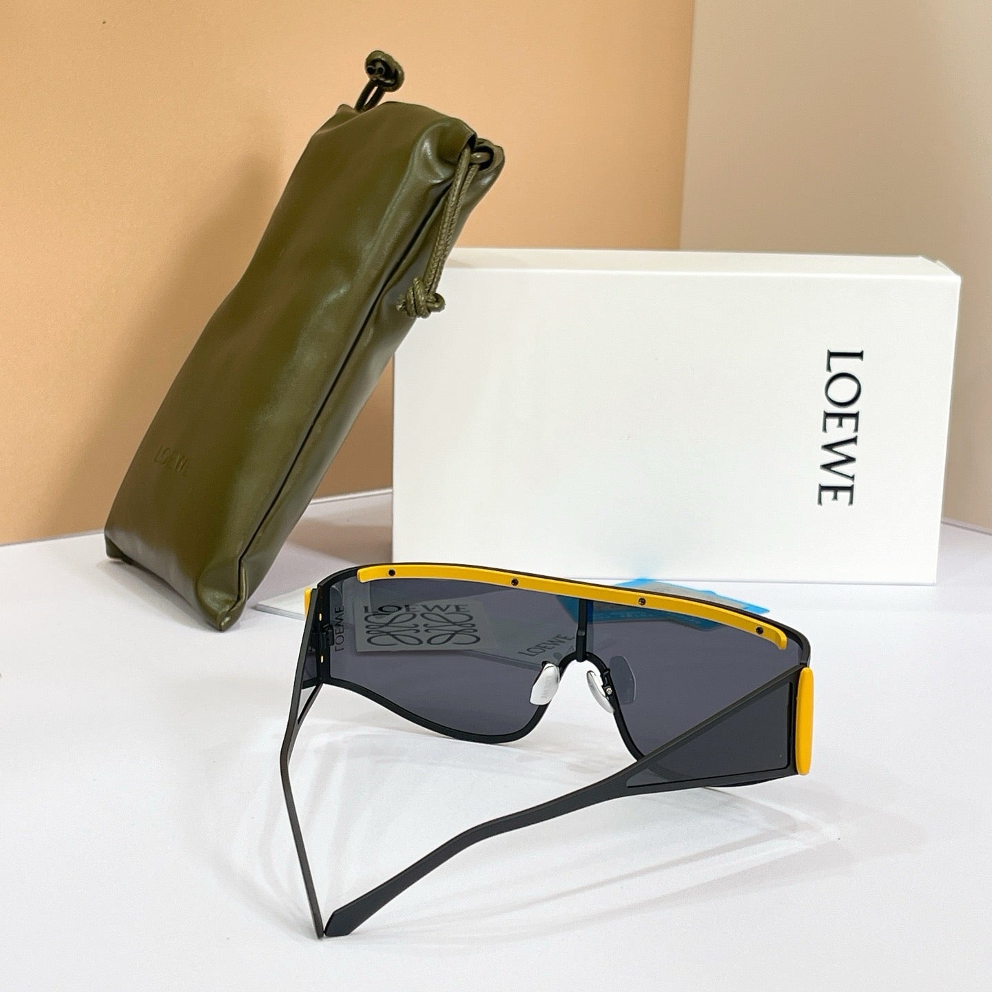 LOEWE Signature LW40202U 02A - As Seen On Kim Kardashian ✨