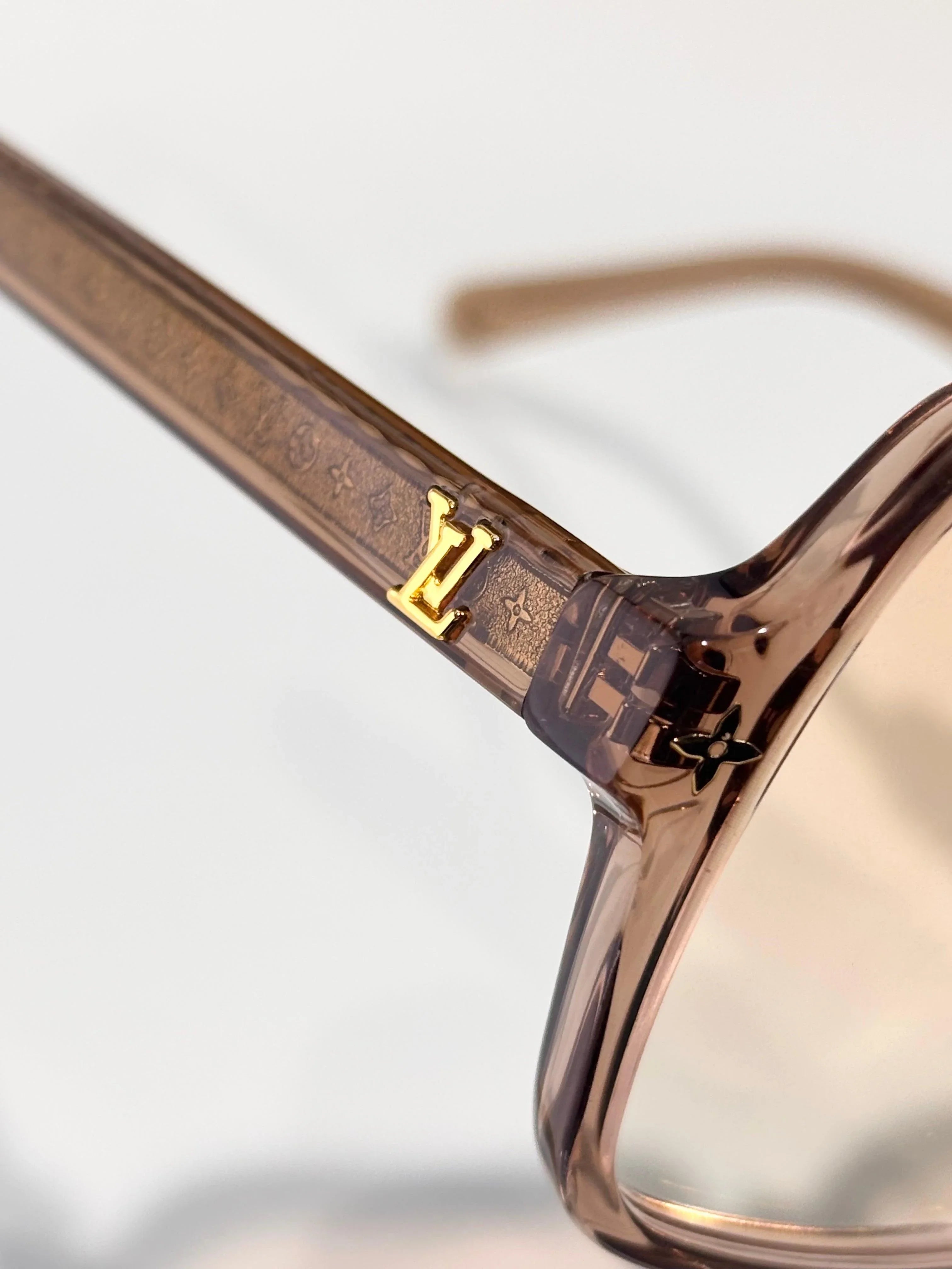 Louis Vuitton Z3044E LV Aura Square Sunglasses ✨