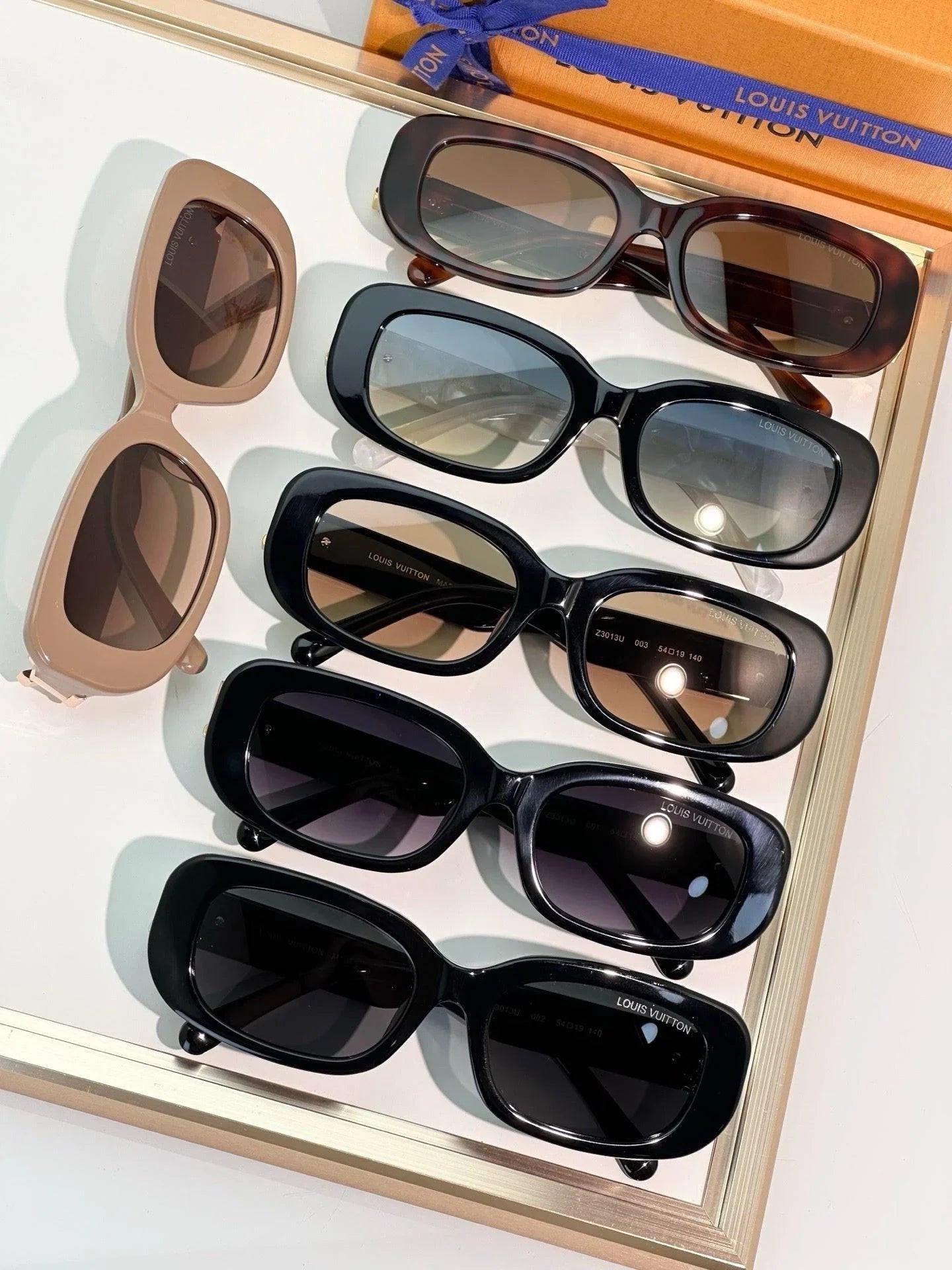 Louis Vuitton Z3013U LV Go-14 Oval Sunglasses ✨