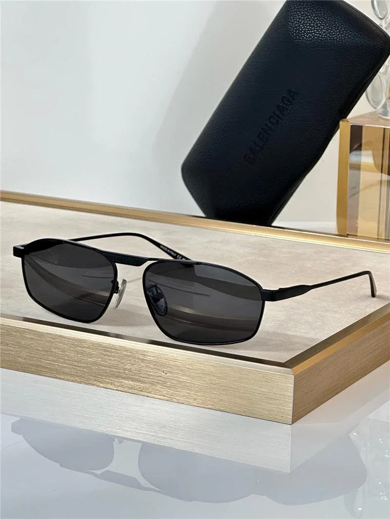 BALENCIAGA BB0416S BB Logo Sunglassesđź–¤