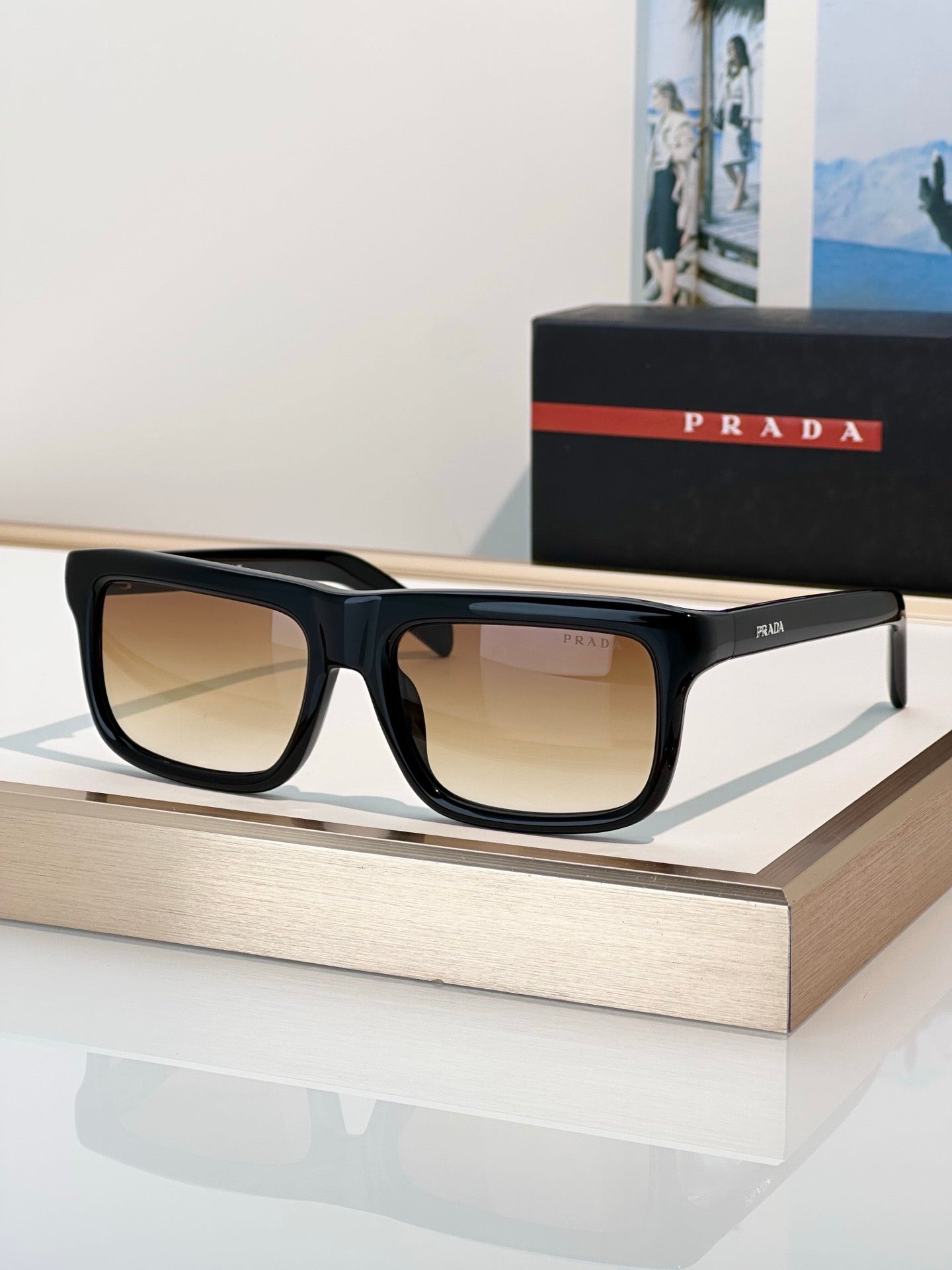 PRADA PR D11SF Sunglasses 🟥
