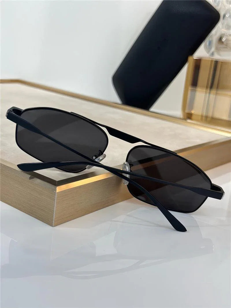 BALENCIAGA BB0416S BB Logo Sunglassesđź–¤