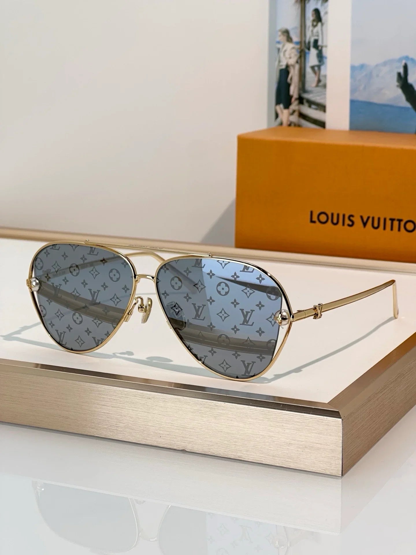 Louis Vuitton Z2994U Pearl Twirl Square Sunglasses ✨