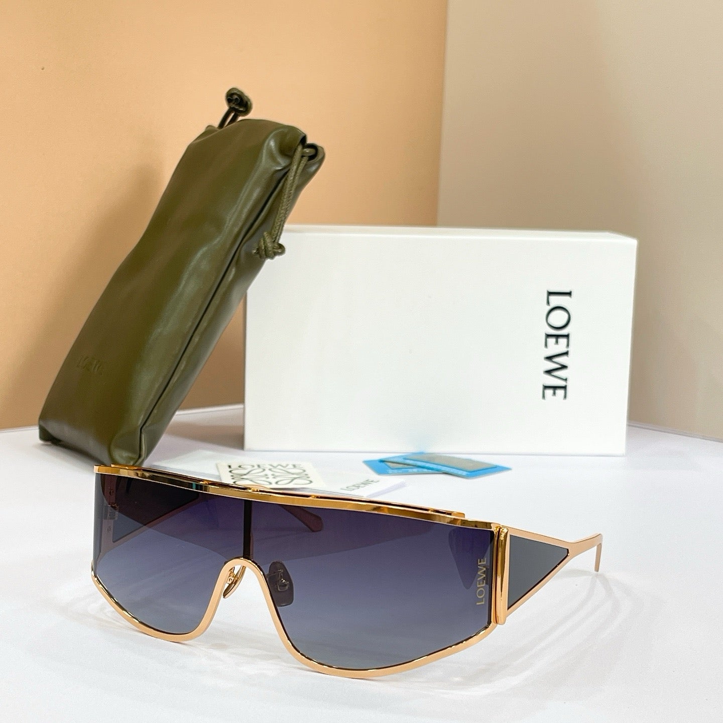 LOEWE Signature LW40202U 02A - As Seen On Kim Kardashian ✨
