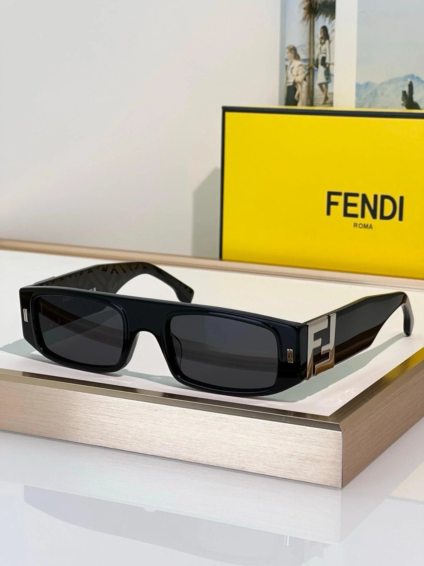 FENDI FF Squared FE40587 Sunglasses✨