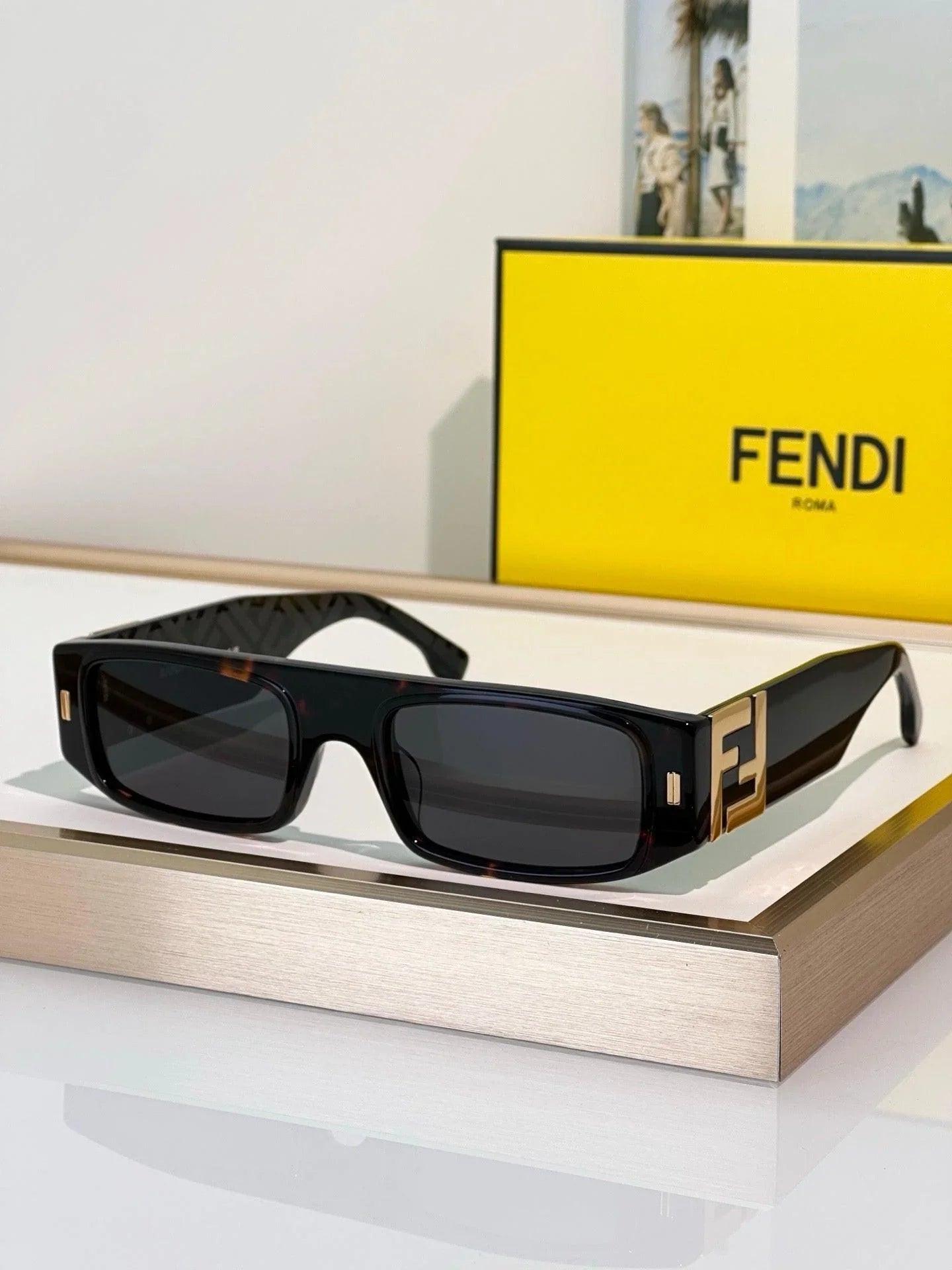 FENDI FF Squared FE40587 Sunglasses✨