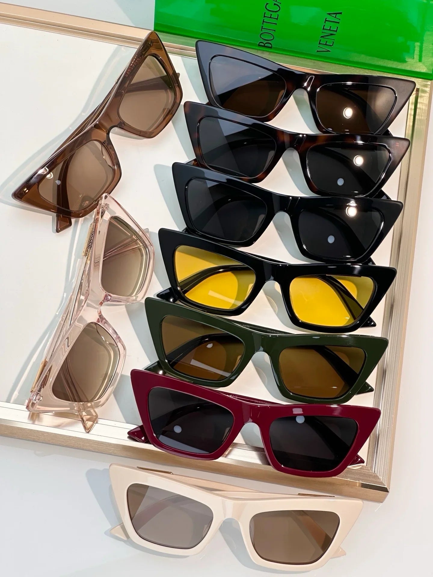 BOTTEGA VENETA BV1446 Snap Ribbon 53MM Cat-Eye Sunglasses π