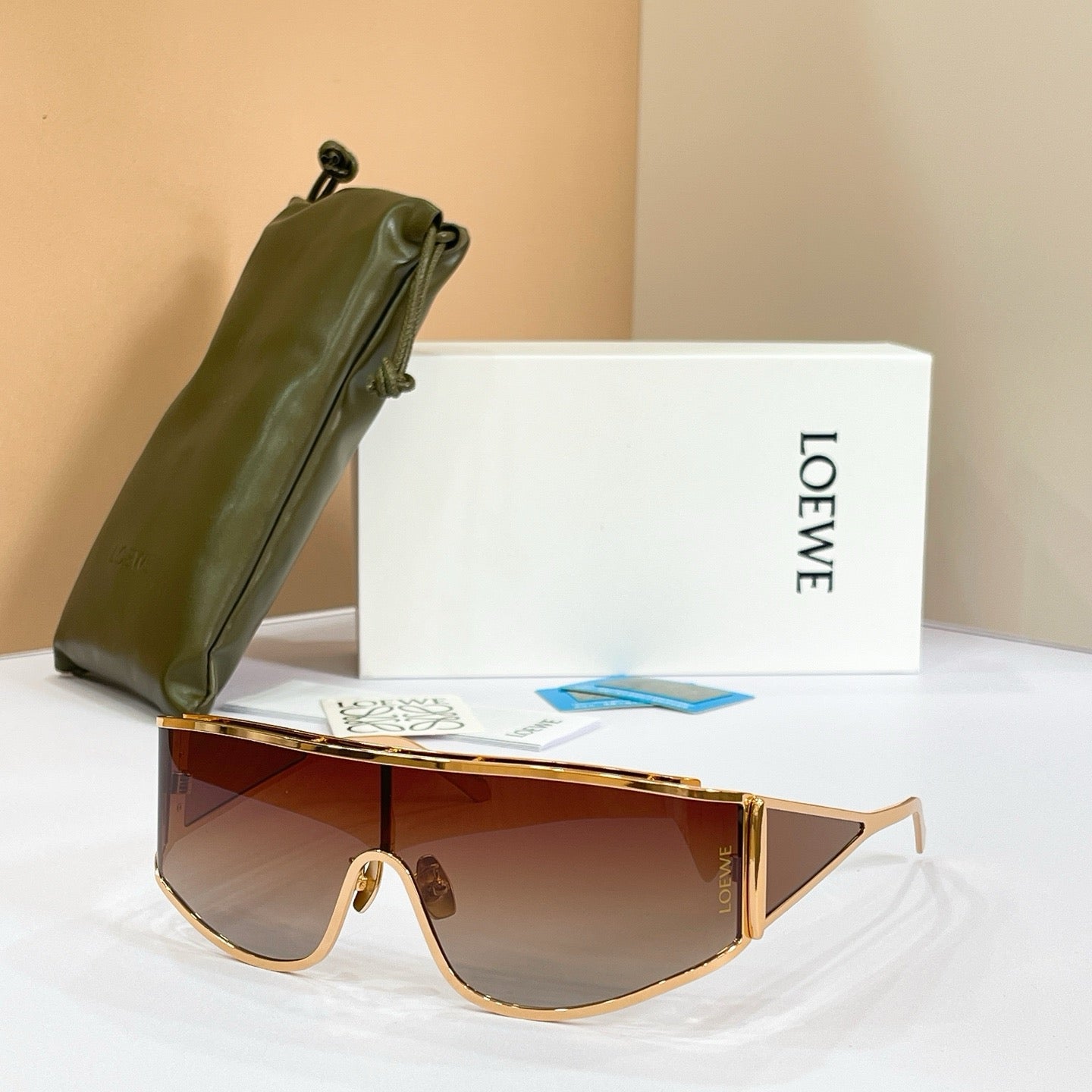 LOEWE Signature LW40202U 02A - As Seen On Kim Kardashian ✨