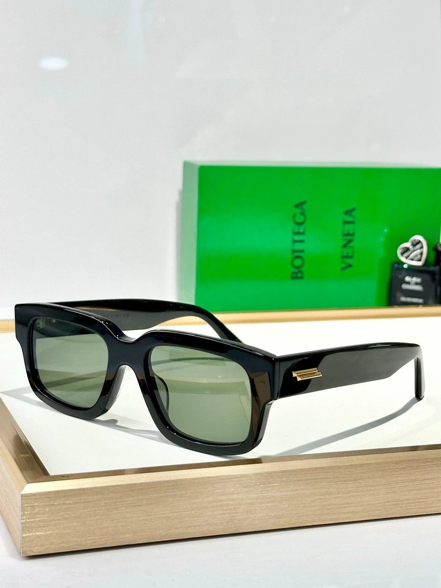BOTTEGA VENETA BV1359 Sunglasses💚
