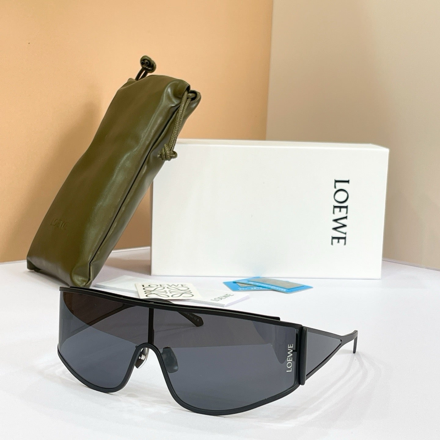 LOEWE Signature LW40202U 02A - As Seen On Kim Kardashian ✨