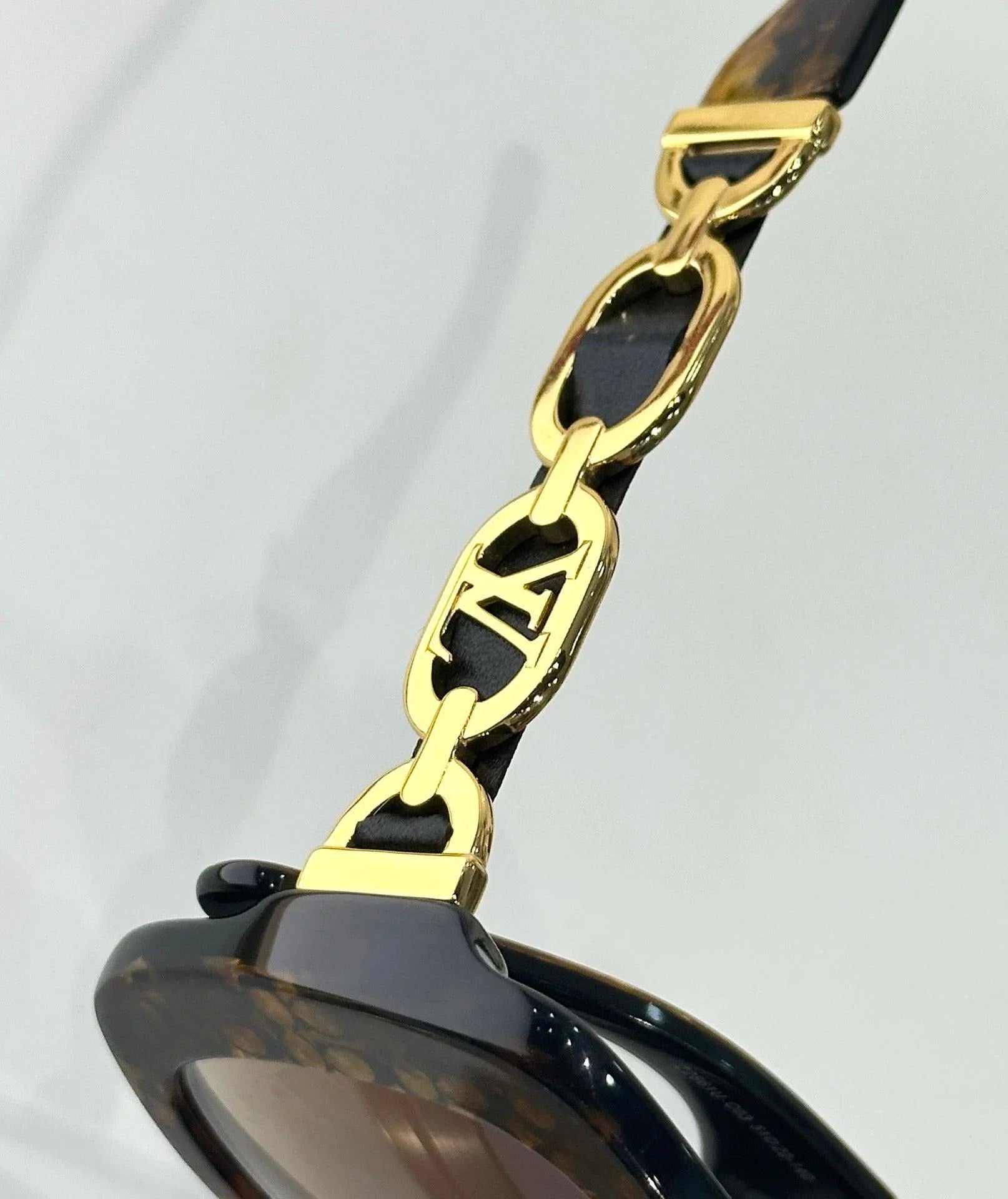 Louis Vuitton Z2861U New My LV Chain Braided Maxi Square Sunglasses ✨