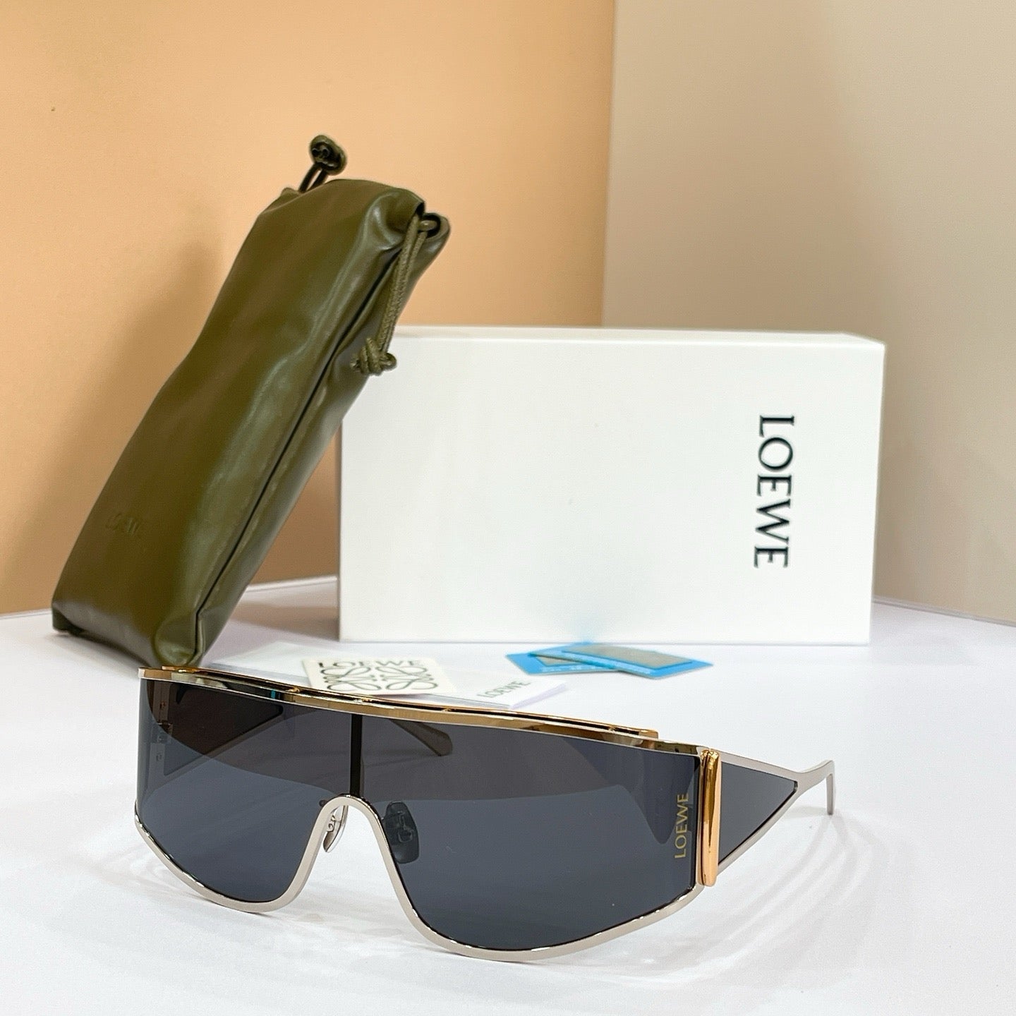 LOEWE Signature LW40202U 02A - As Seen On Kim Kardashian ✨