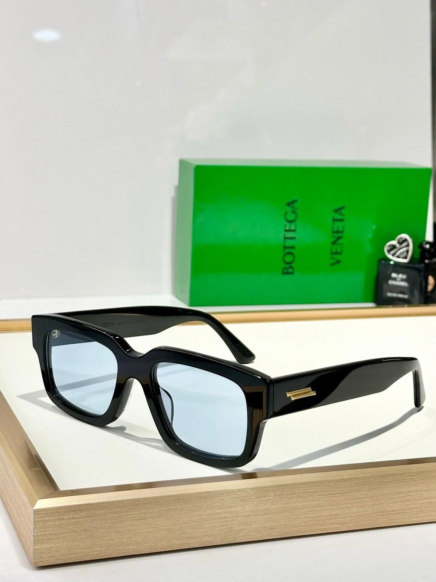BOTTEGA VENETA BV1359 Sunglasses💚