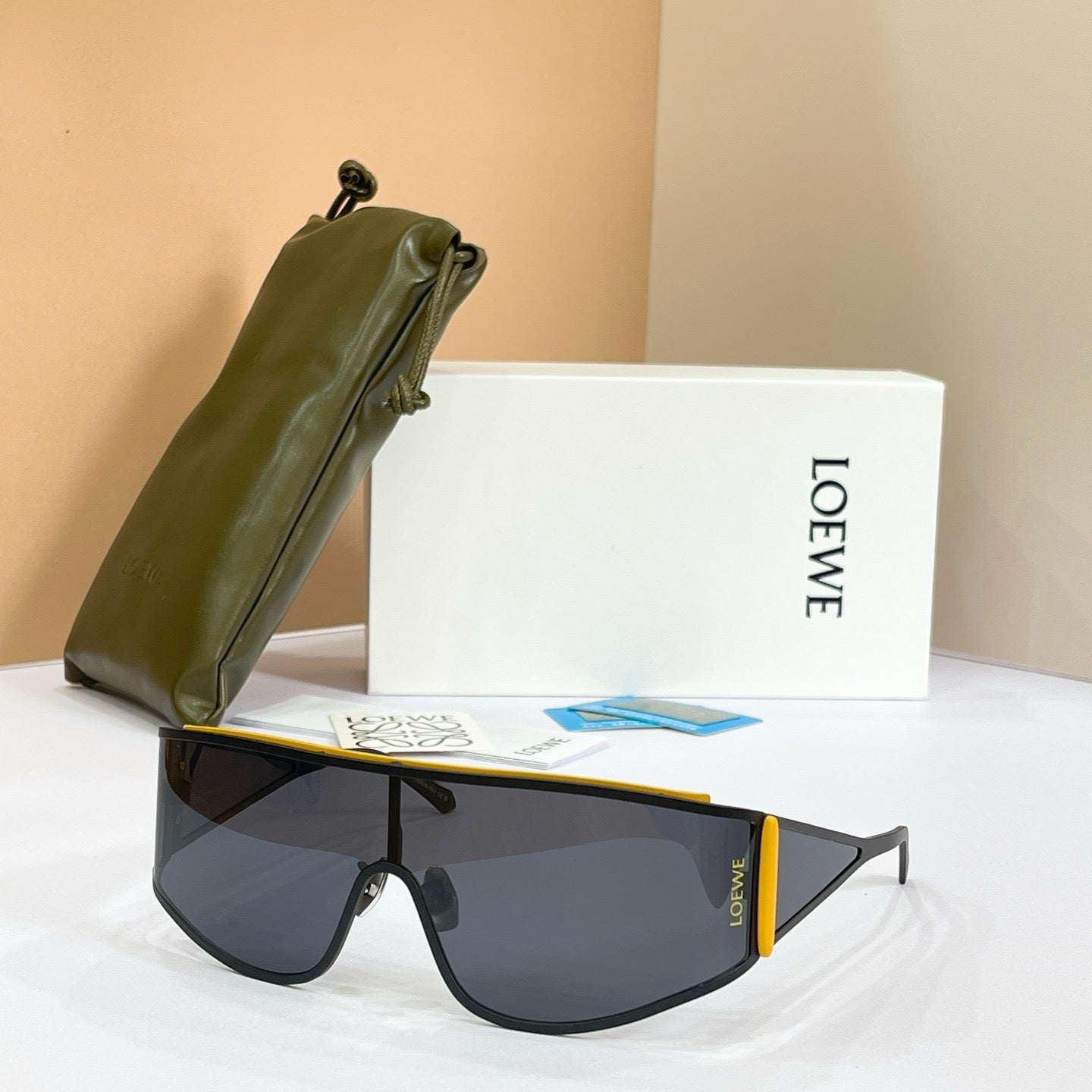 LOEWE Signature LW40202U 02A - As Seen On Kim Kardashian ✨