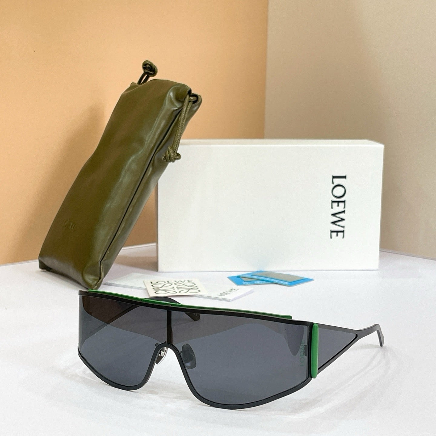 LOEWE Signature LW40202U 02A - As Seen On Kim Kardashian ✨