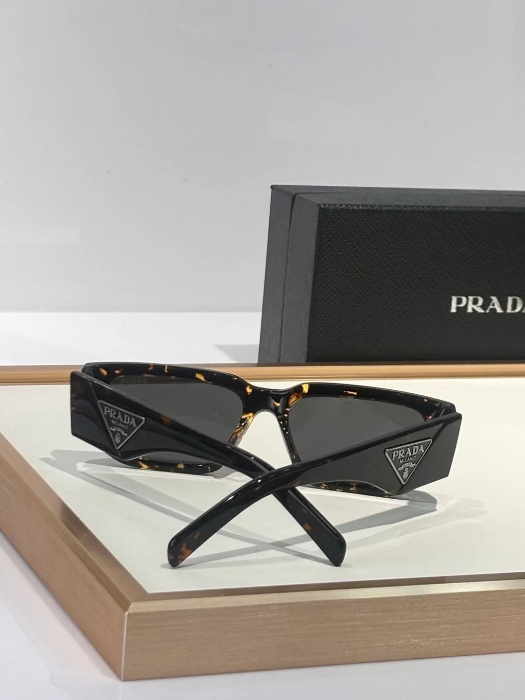 PRADA SPR09Z Sunglasses with triangle logo 🟥