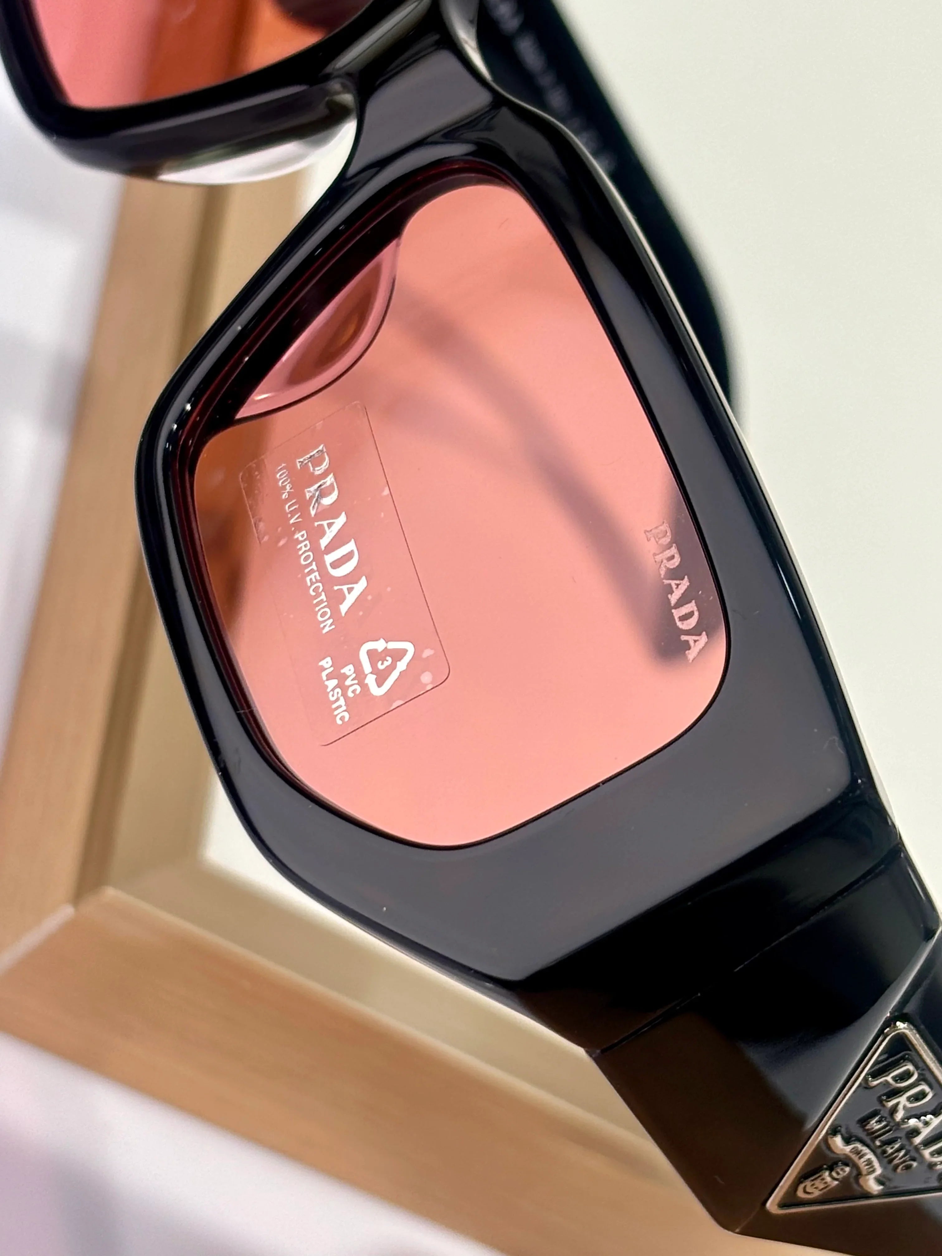 PRADA SPR09Z Sunglasses with triangle logo 🟥