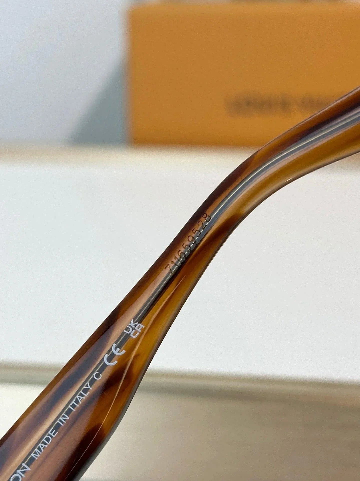 Louis Vuitton Z2556U LV Arabesque Unisex Sunglasses ✨