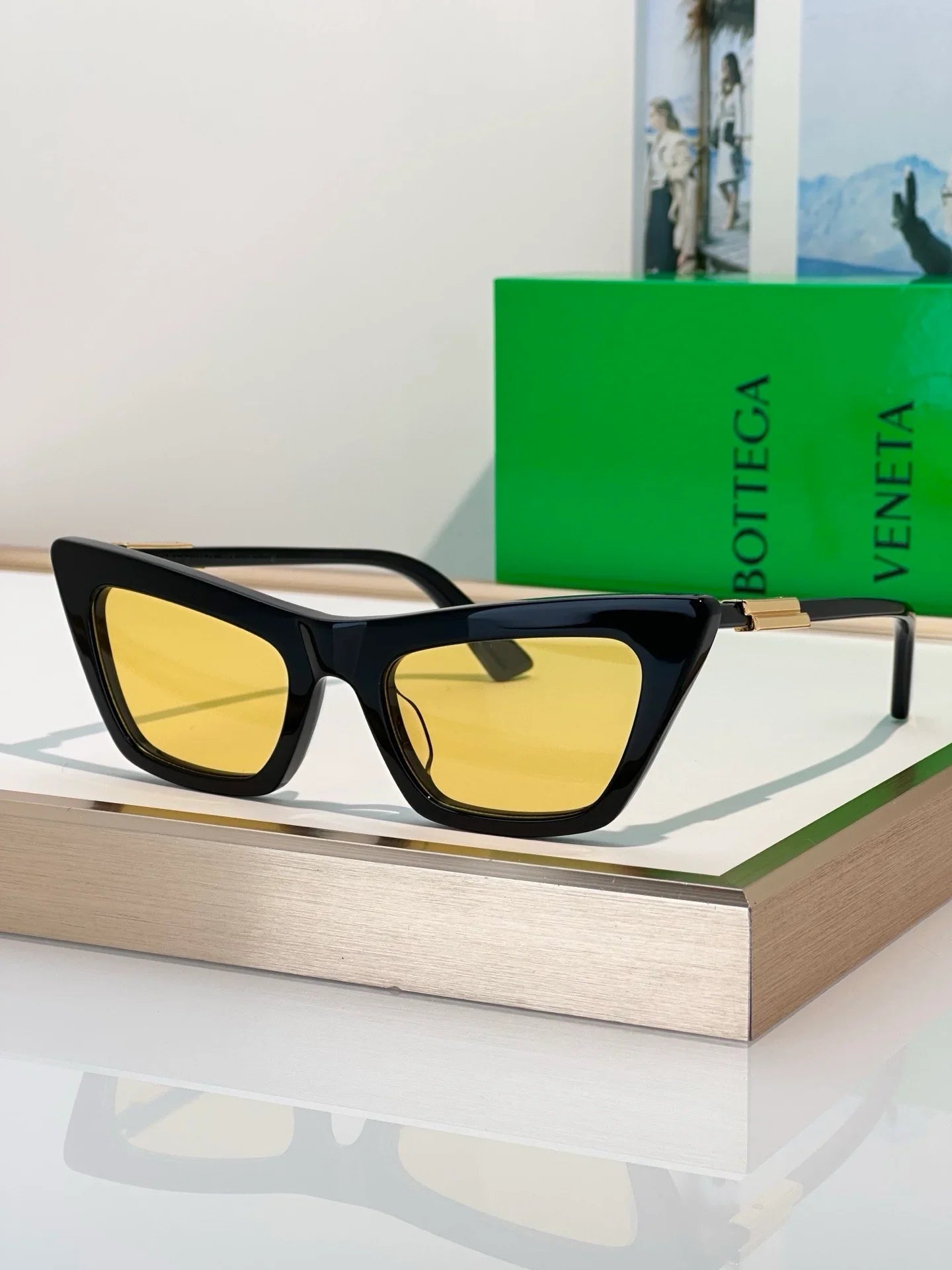 BOTTEGA VENETA BV1446 Snap Ribbon 53MM Cat-Eye Sunglasses π