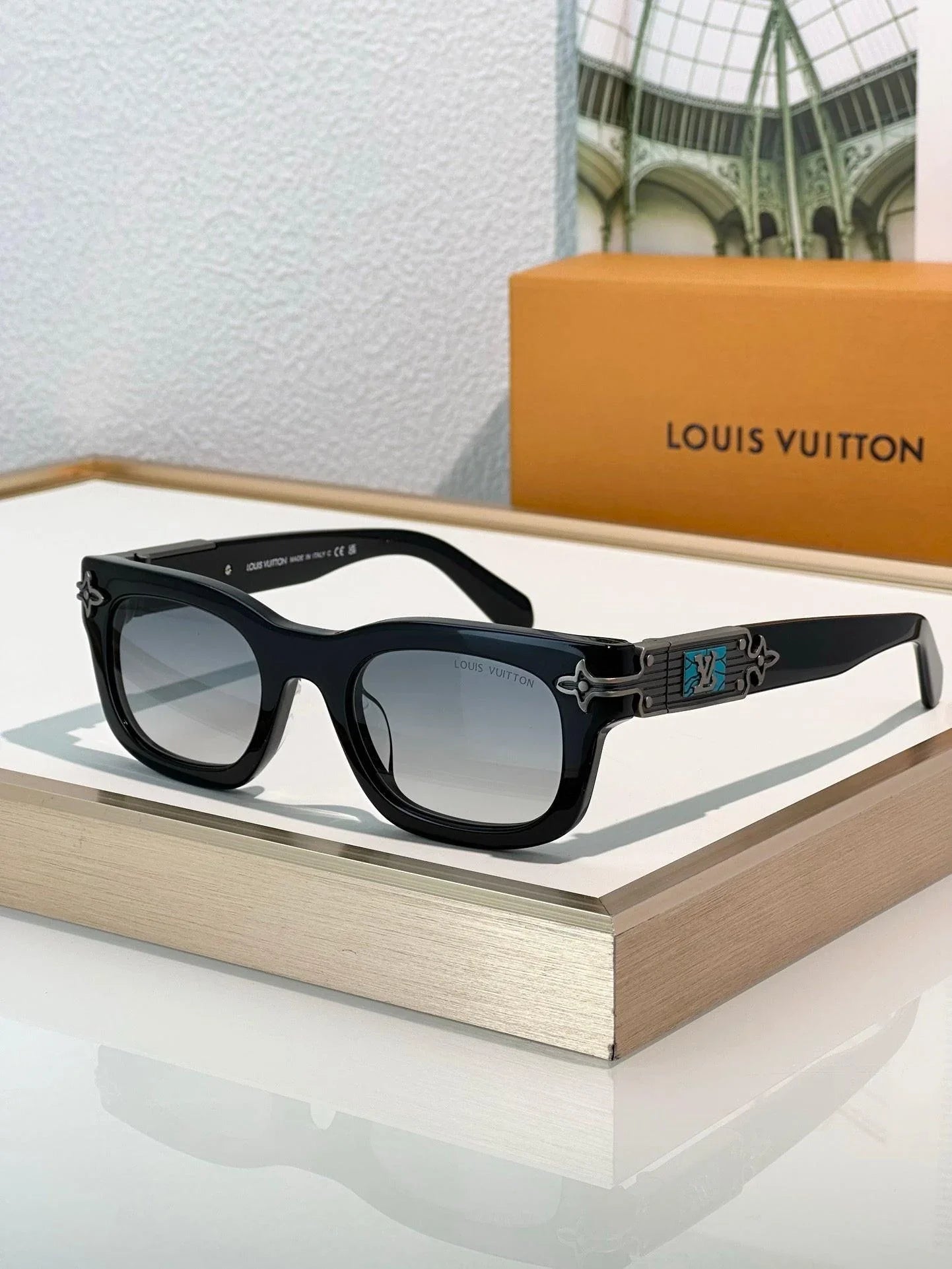 Louis Vuitton Z2556U LV Arabesque Unisex Sunglasses ✨