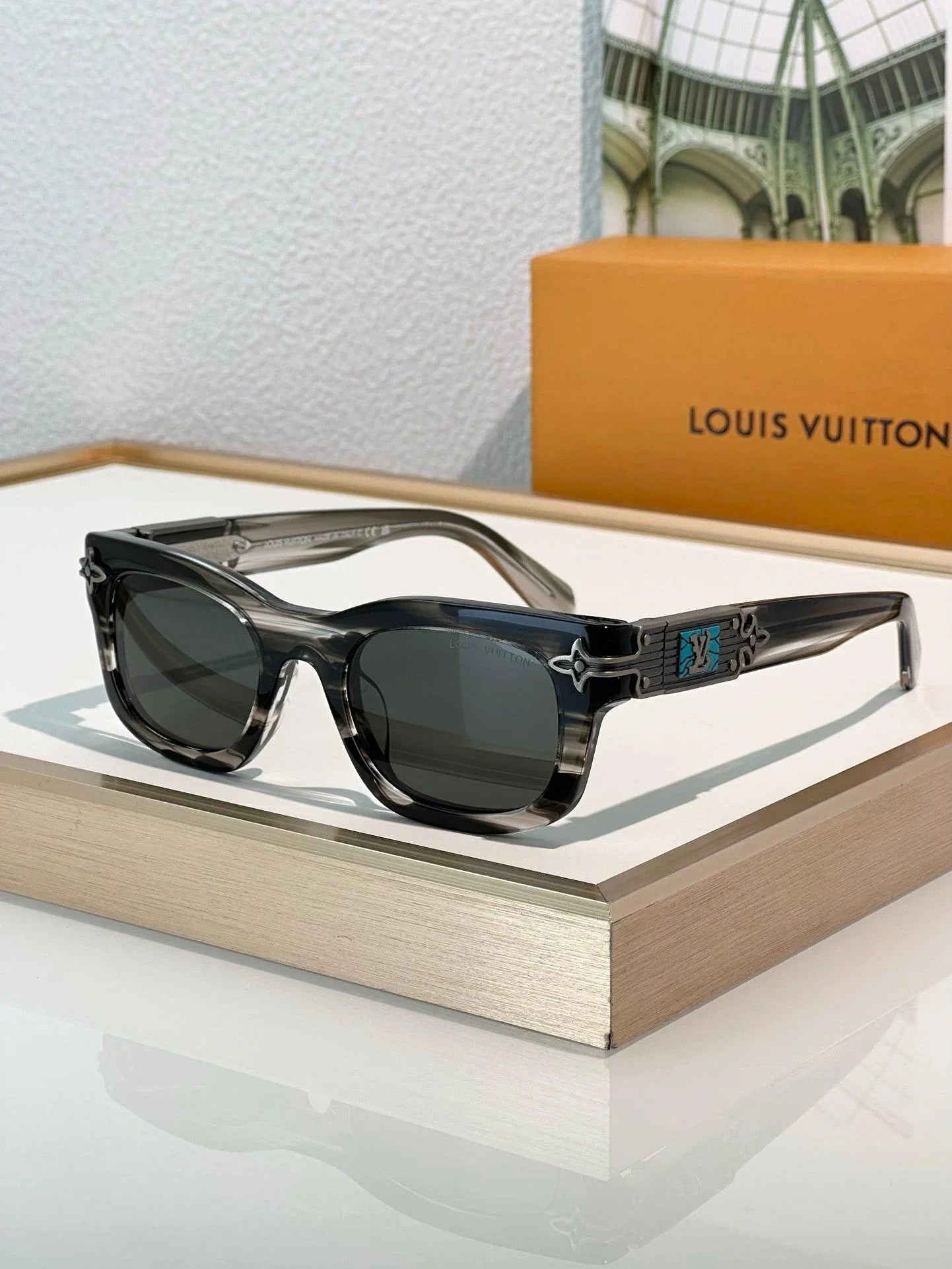 Louis Vuitton Z2556U LV Arabesque Unisex Sunglasses ✨