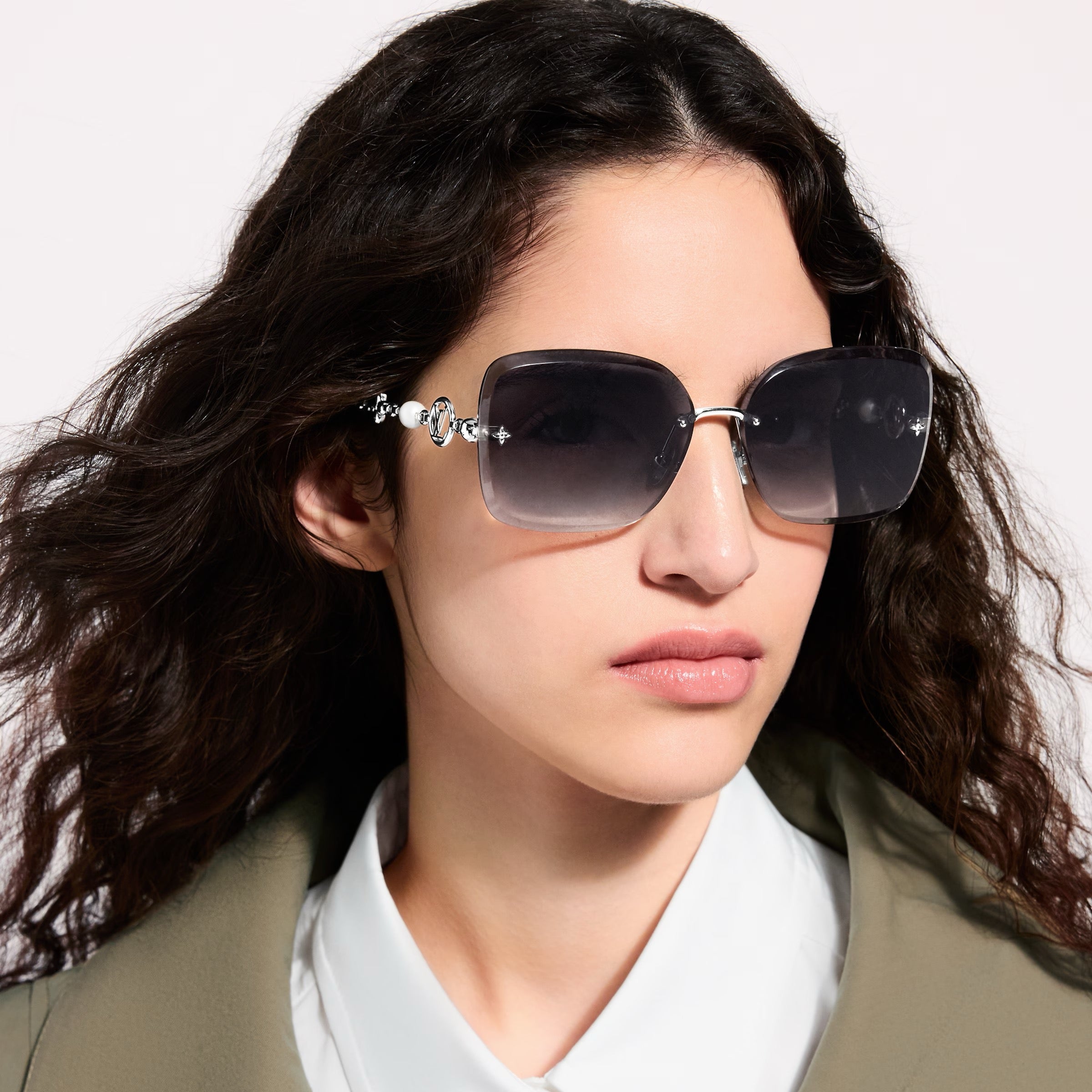 Louis Vuitton Z3167U LV Jewel Pearl Square Sunglasses ✨