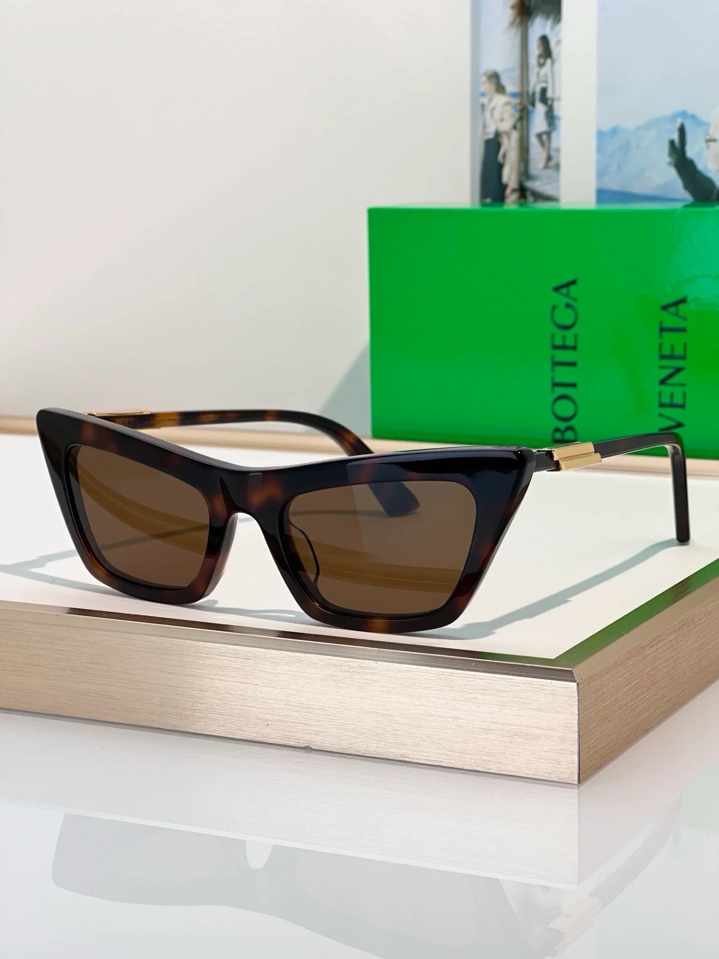 BOTTEGA VENETA BV1446 Snap Ribbon 53MM Cat-Eye Sunglasses π