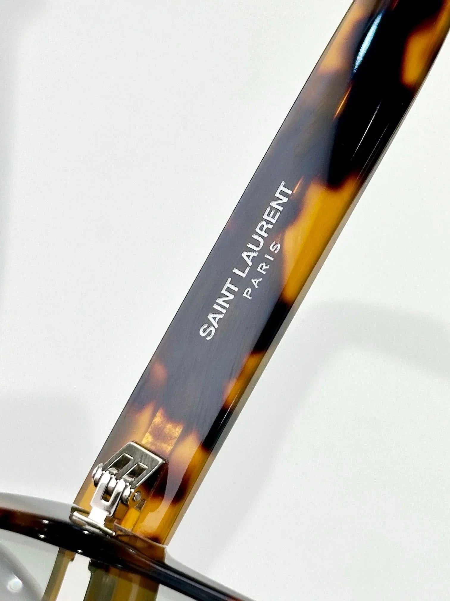 YSL Saint Laurent Unisex SL 558 Sunglasses ✨