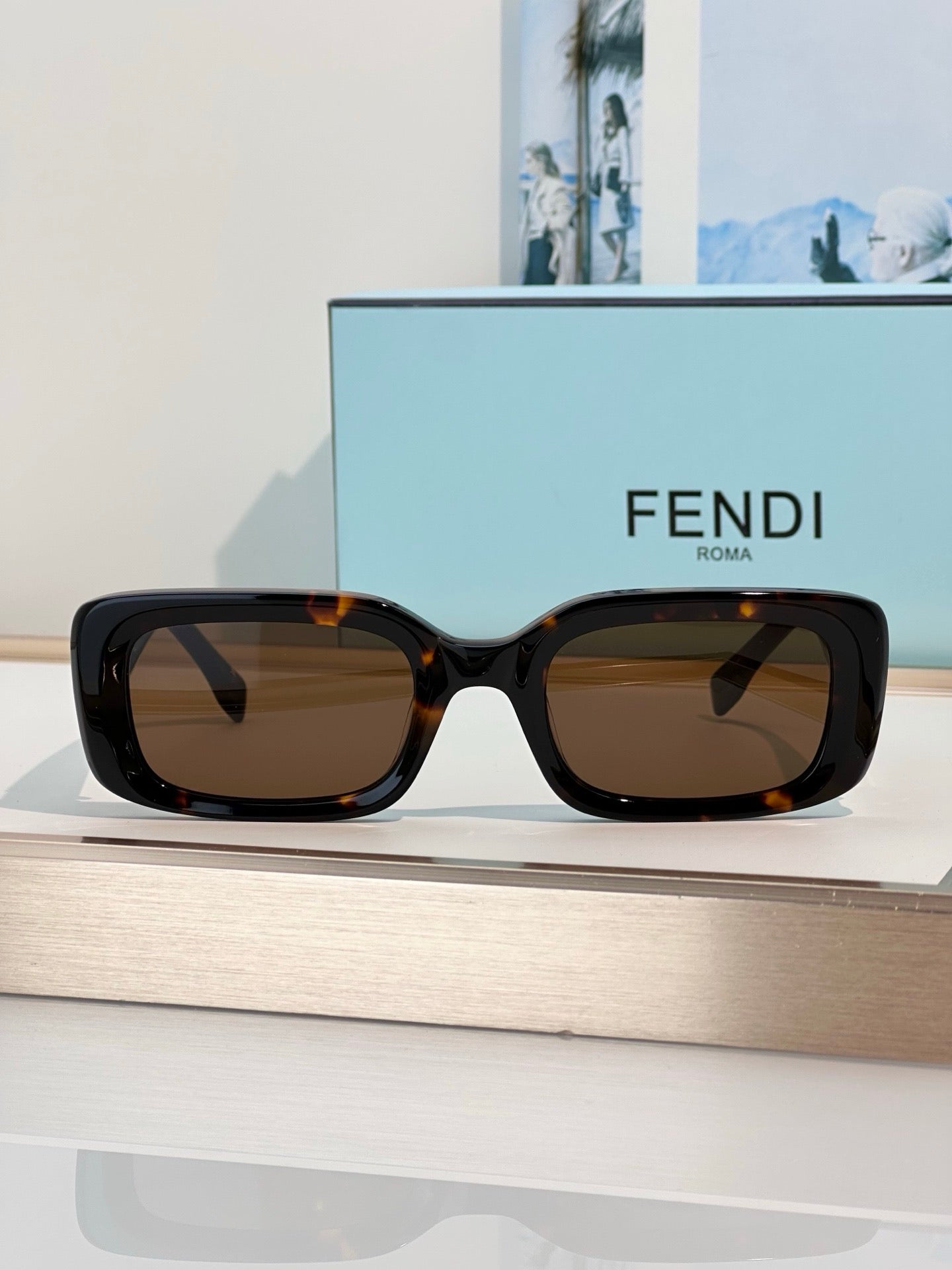 FENDI FF Diamonds FE 40222I Sunglasses ✨