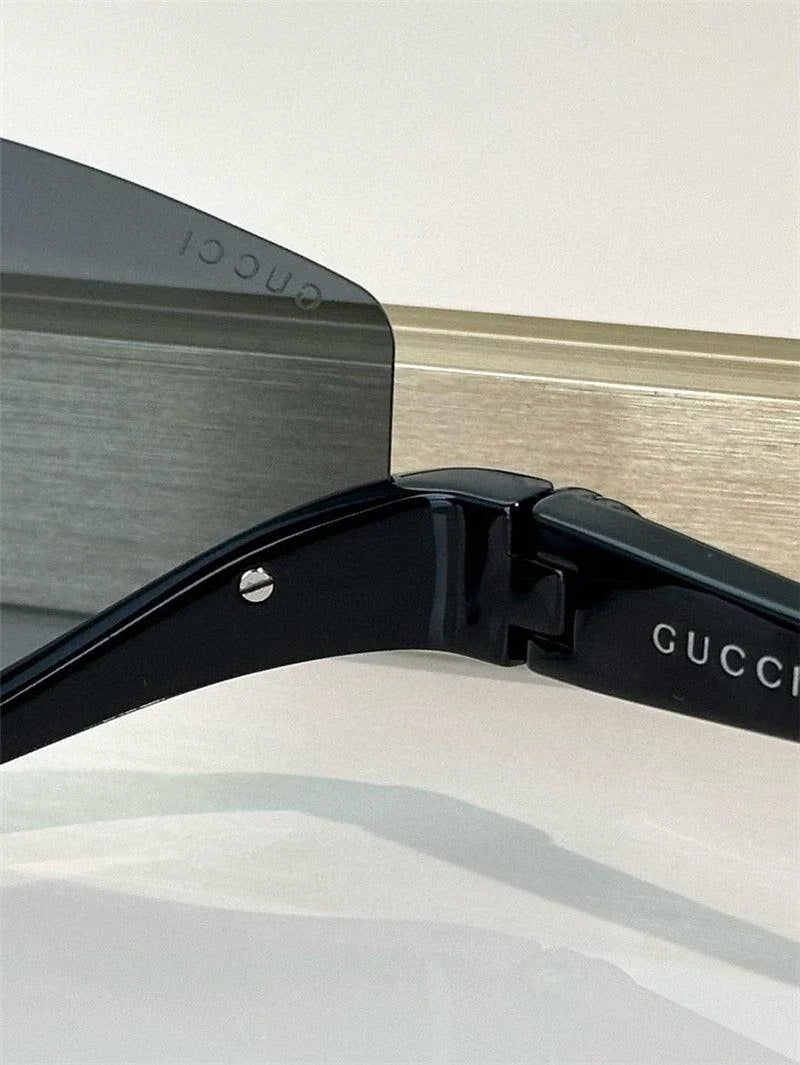 GUCCI GG1650 Gucci Eyewear Interlocking G shield-frame Sunglasses ✨