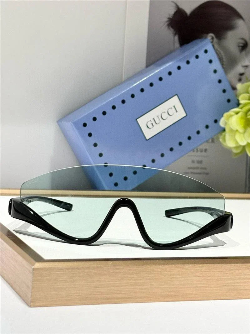 GUCCI GG1650 Gucci Eyewear Interlocking G shield-frame Sunglasses ✨