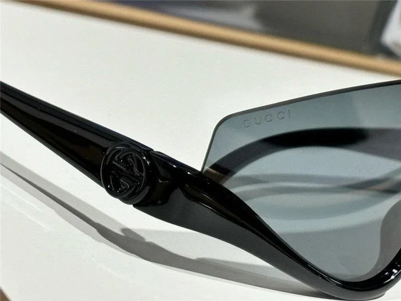 GUCCI GG1650 Gucci Eyewear Interlocking G shield-frame Sunglasses ✨