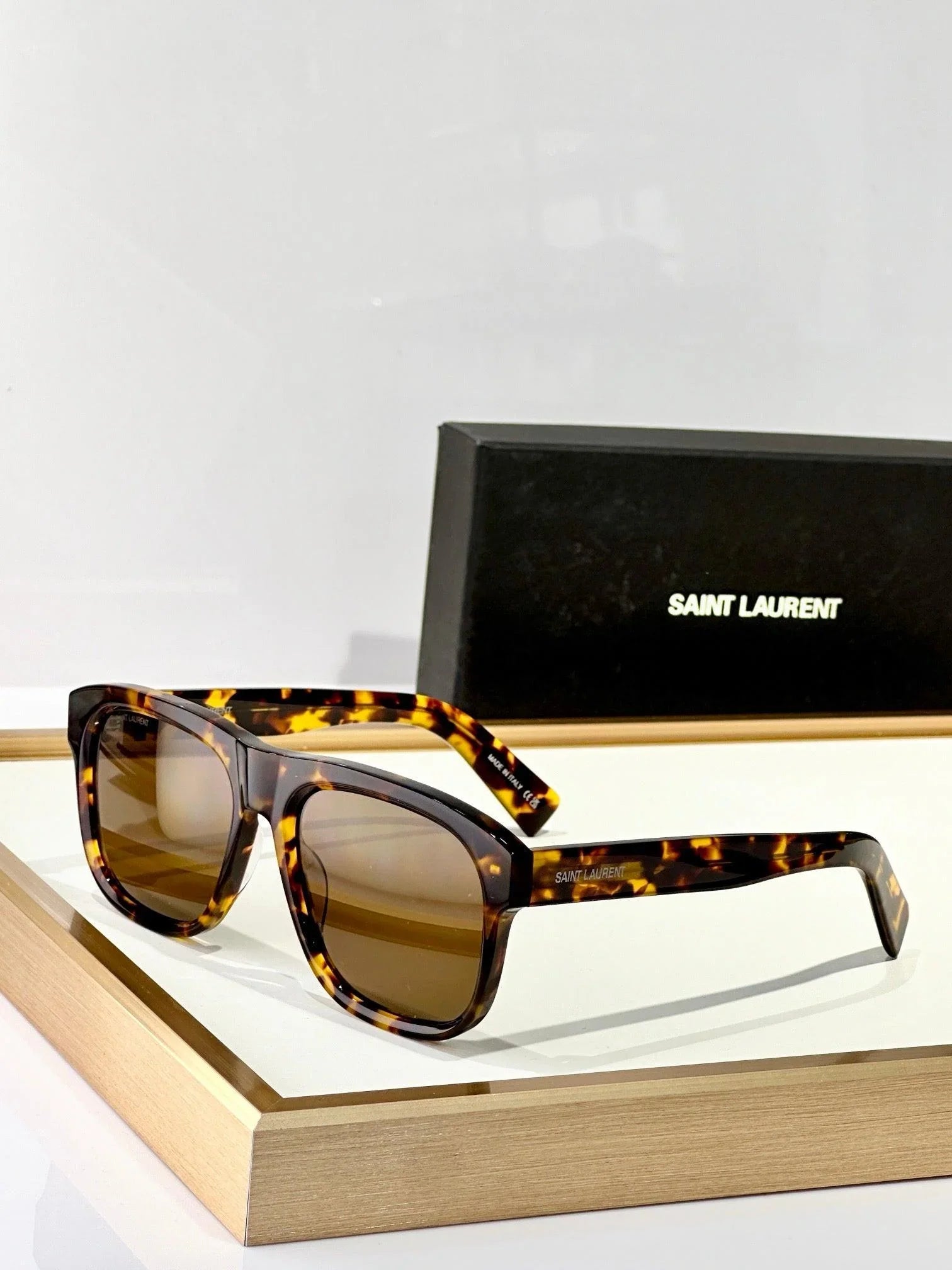 YSL Saint Laurent Unisex SL 558 Sunglasses ✨