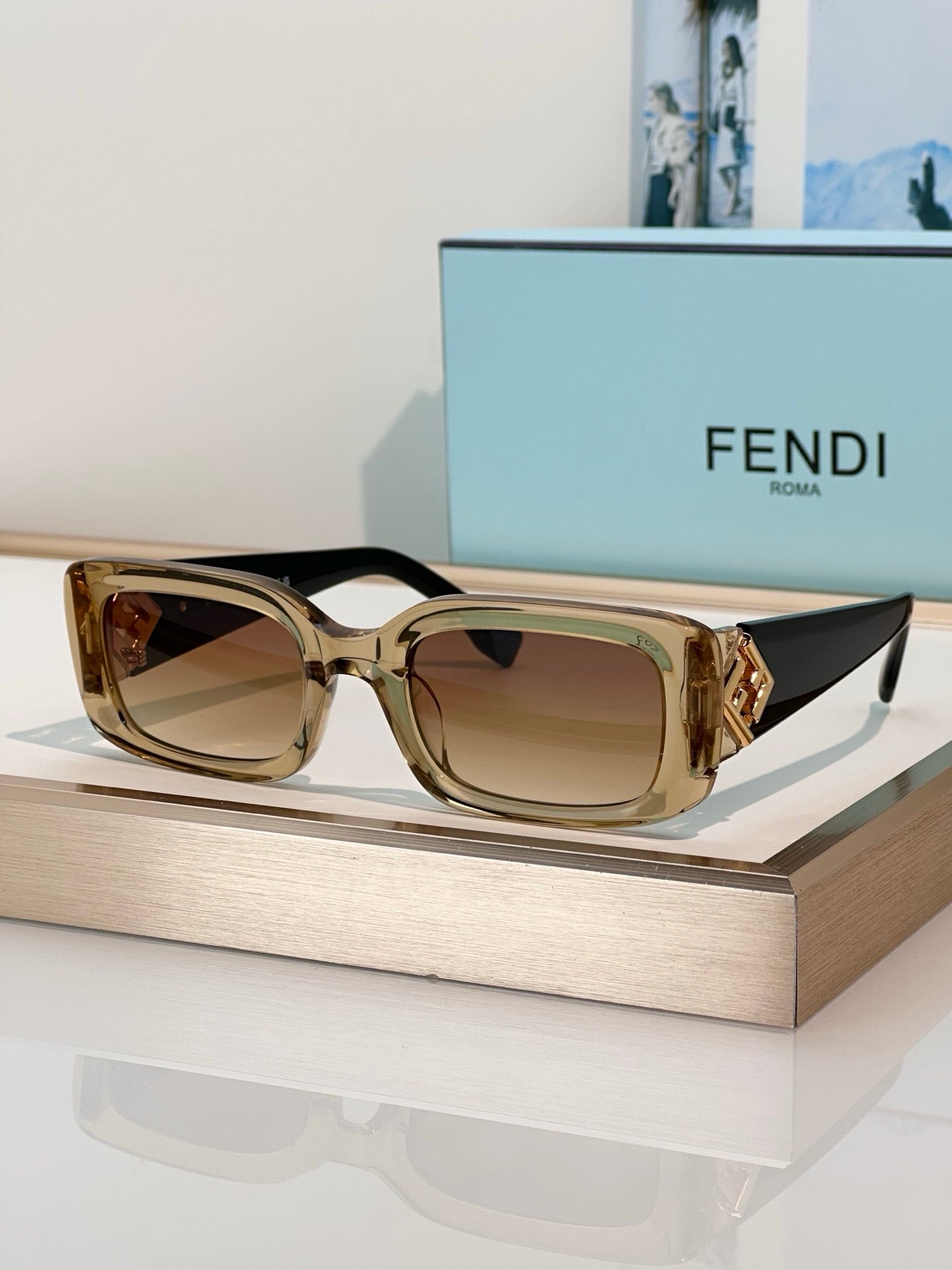 FENDI FF Diamonds FE 40222I Sunglasses ✨