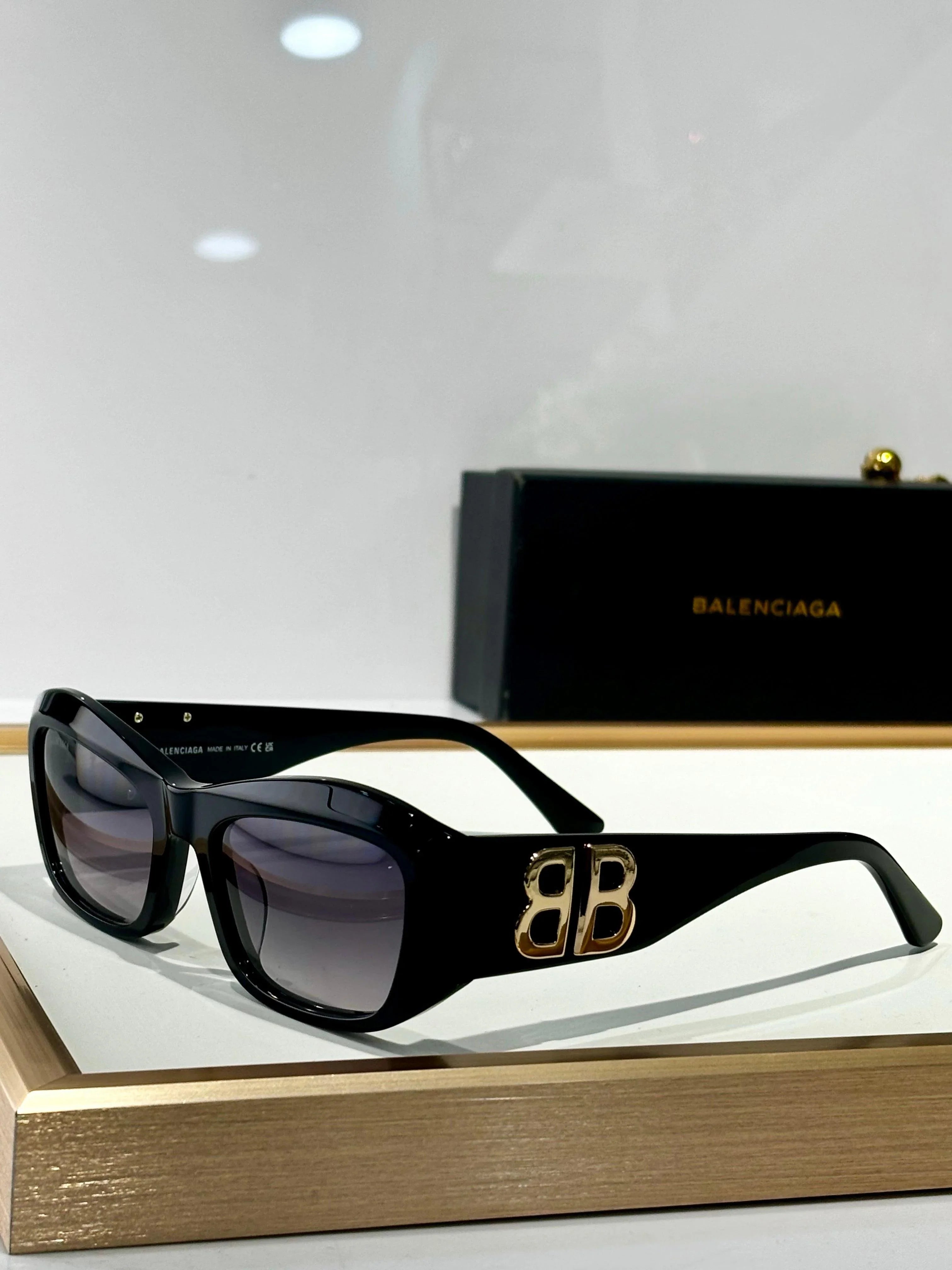 BALENCIAGA BB0397SK BB Logo Sunglassesđź–¤