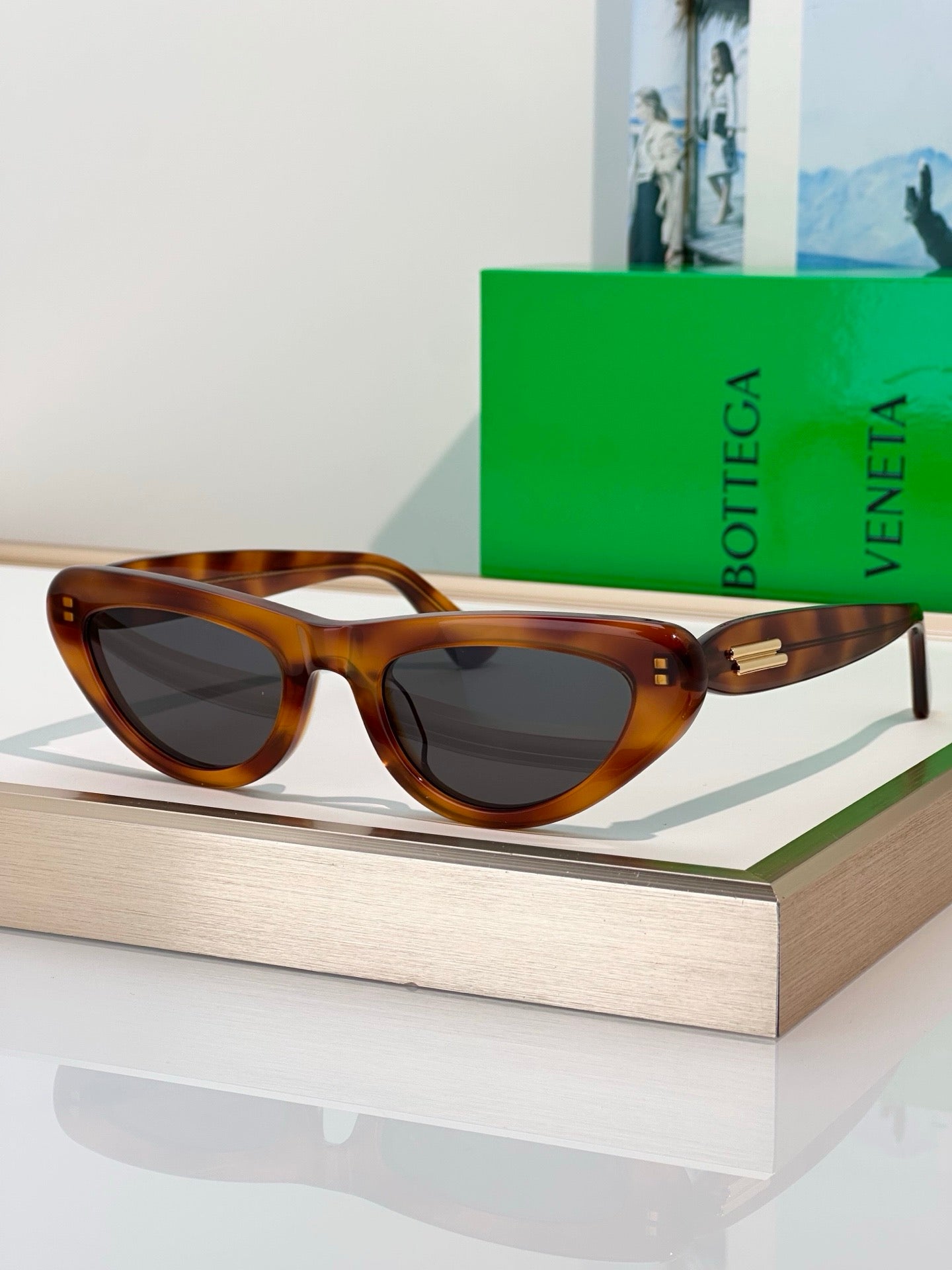 BOTTEGA VENETA BV1450S Sunglasses 💚