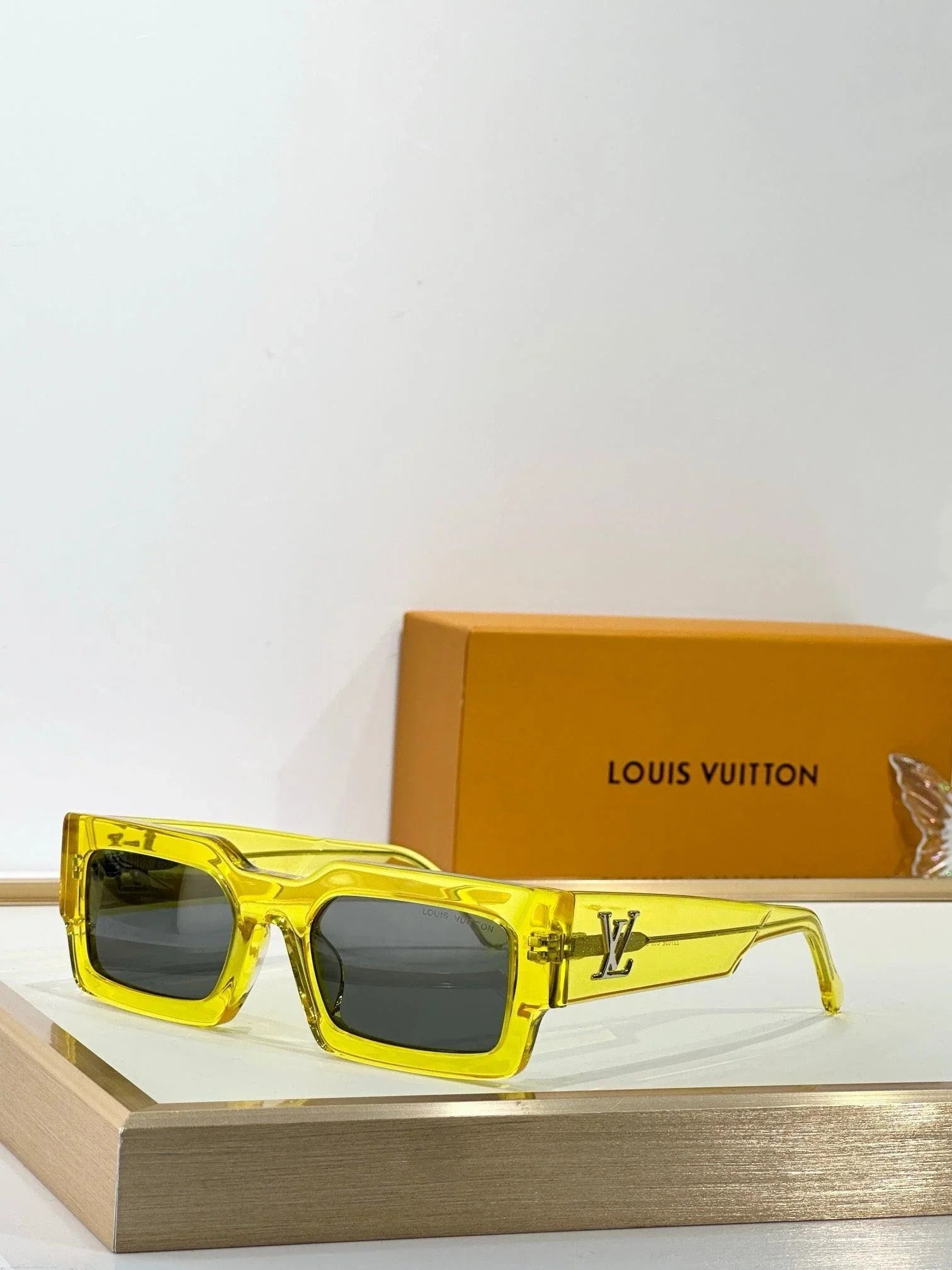 Louis Vuitton Z2703E LV Clash Low Square Sunglasses ✨