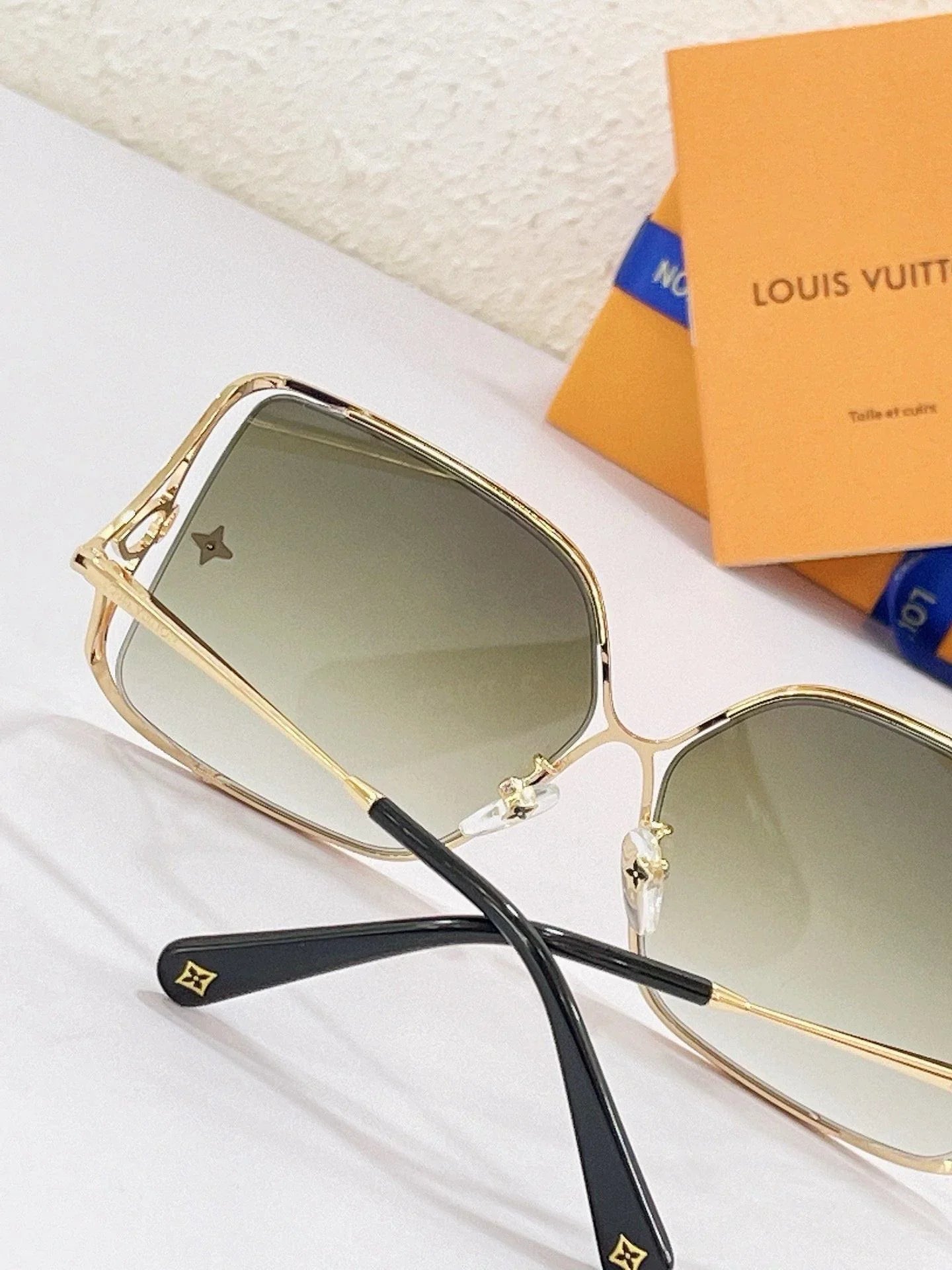 Louis Vuitton Z1629U Metal LV Petal Square Sunglasses ✨