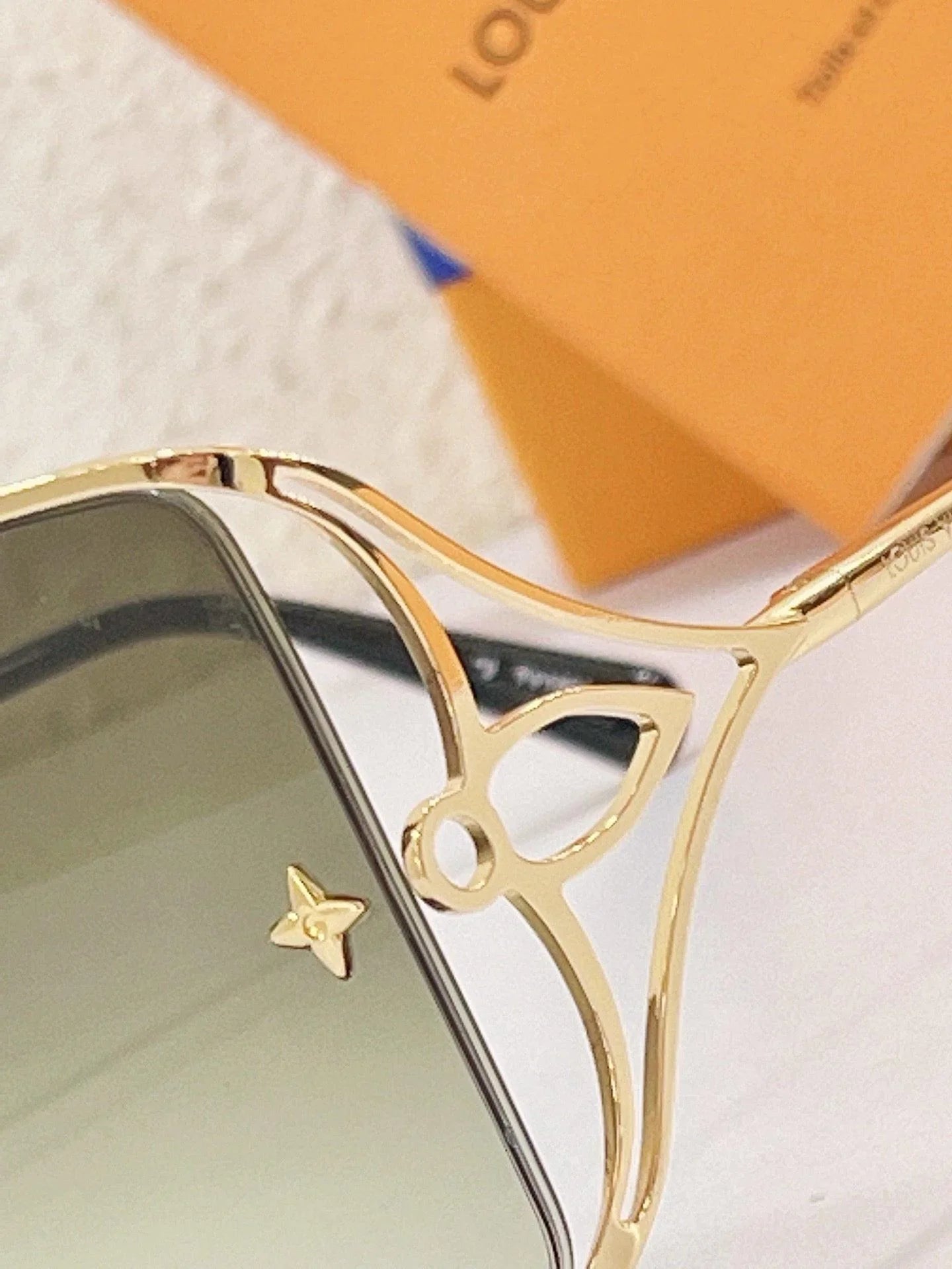 Louis Vuitton Z1629U Metal LV Petal Square Sunglasses ✨