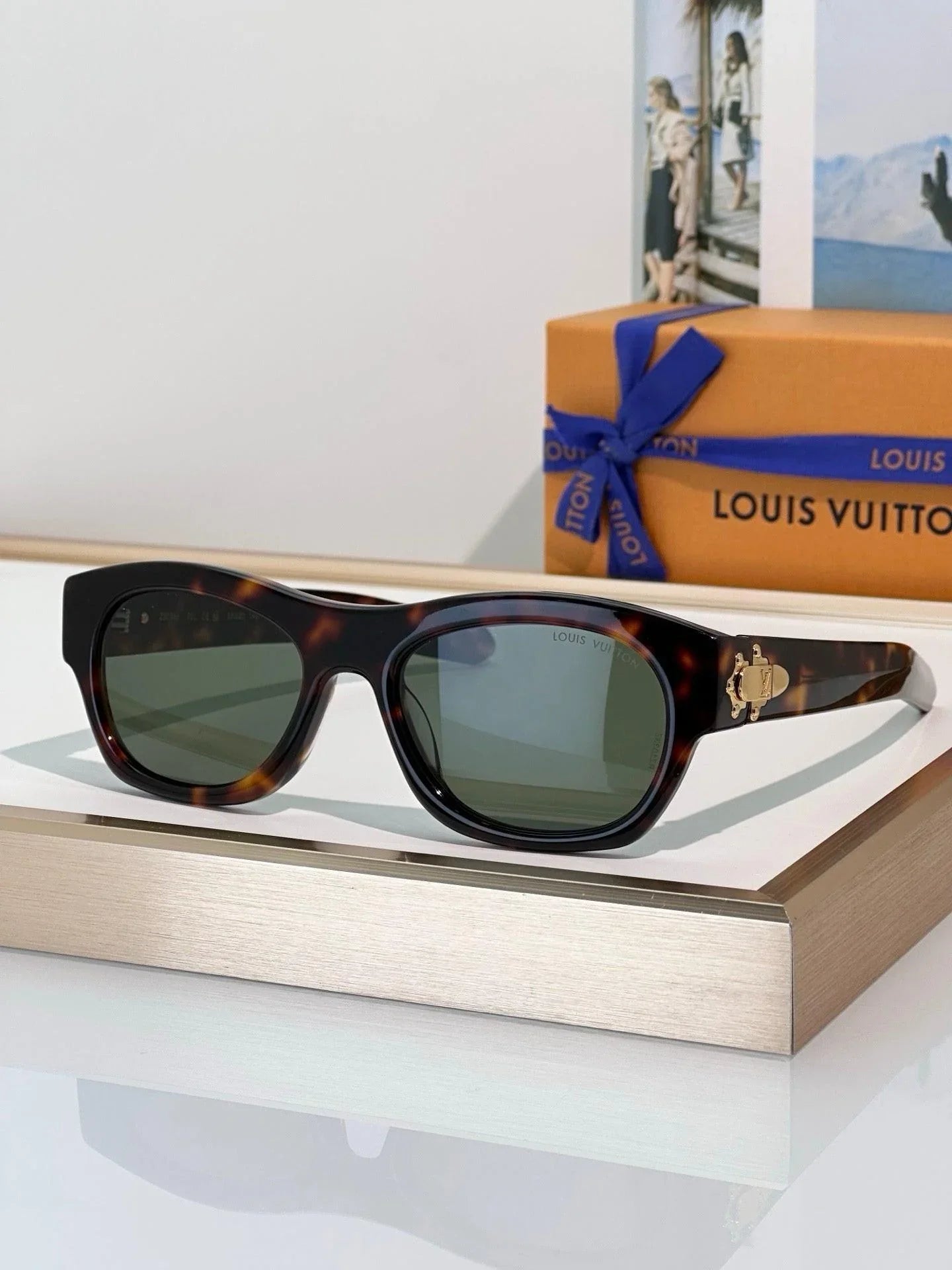 Louis Vuitton Z3048U LV Frog Round Square Sunglasses ✨