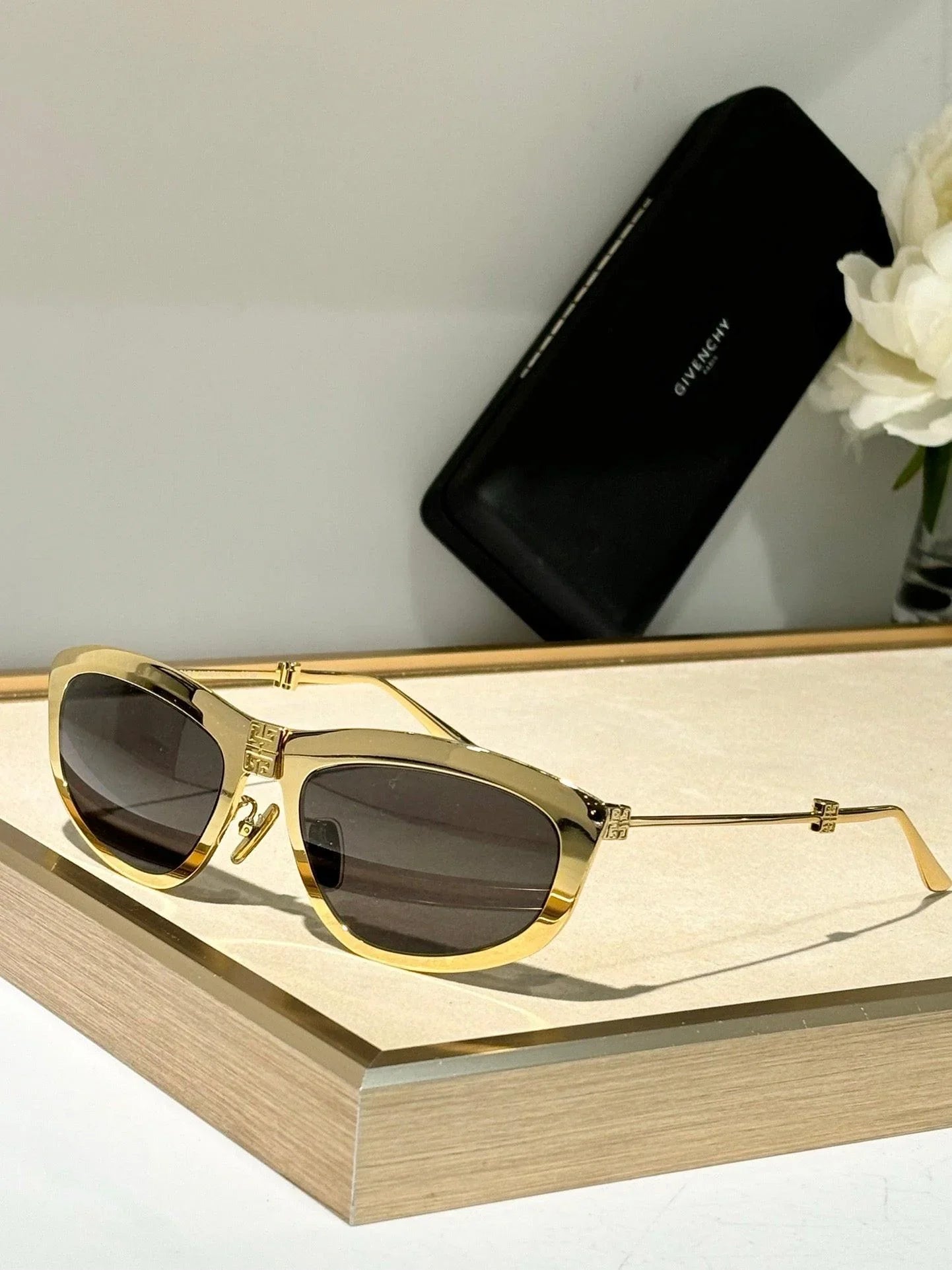 GIVENCHY GV 7208 S Unisex Sunglasses✨