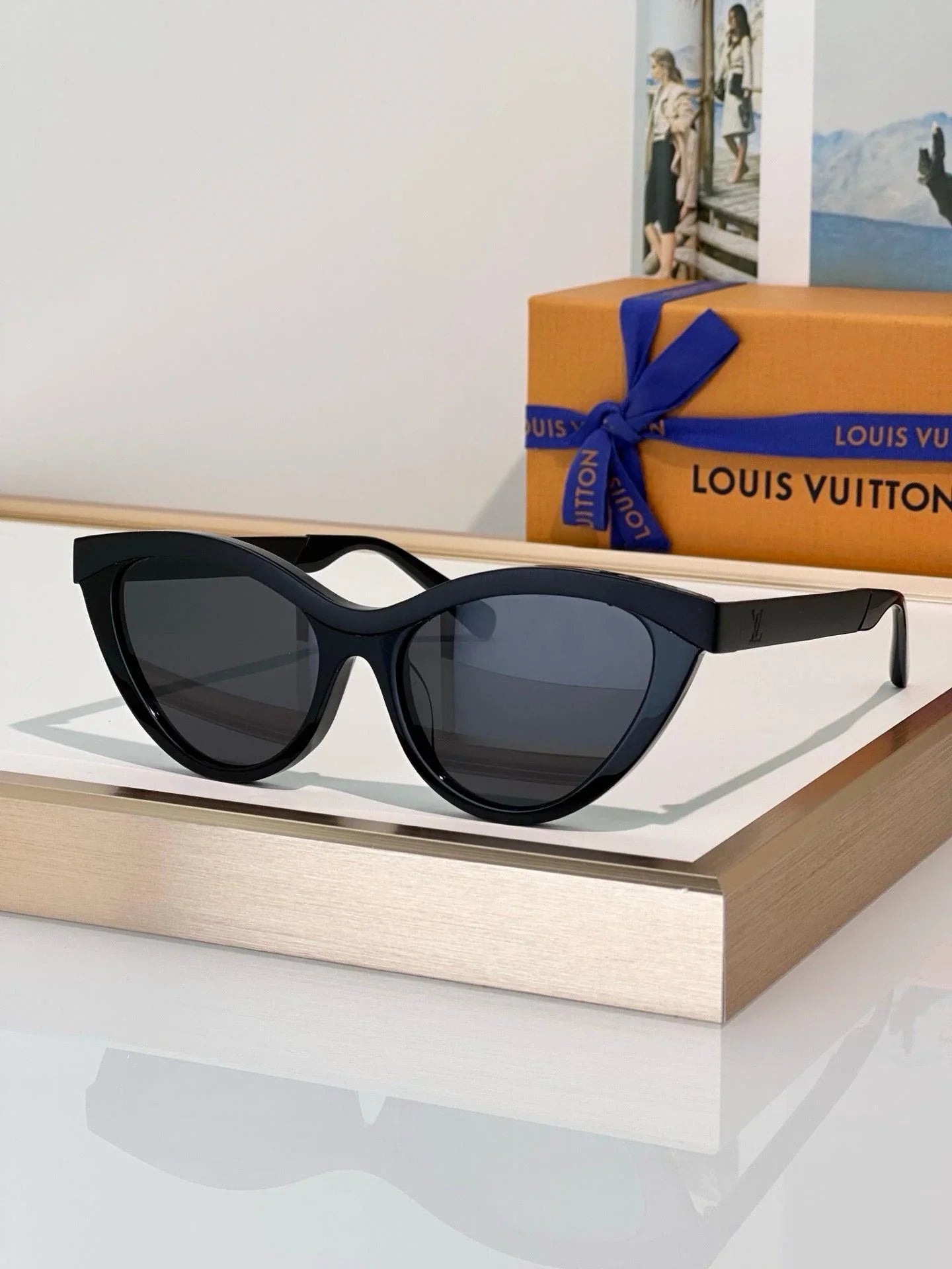 Louis Vuitton Z2684U LV Blend Cat Eye Sunglasses ✨